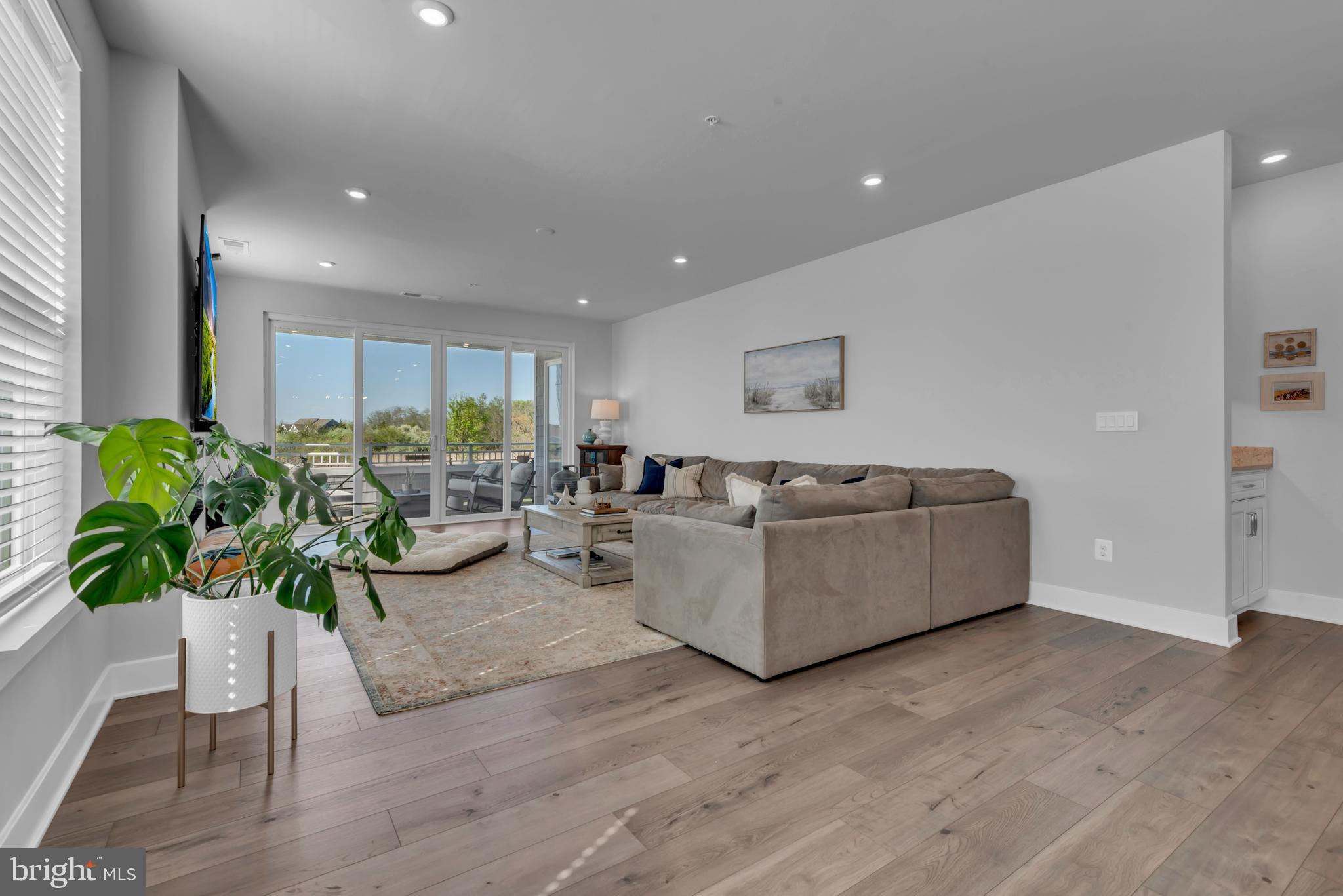 FOUR SEASONS AT KENT ISLAND - Residential