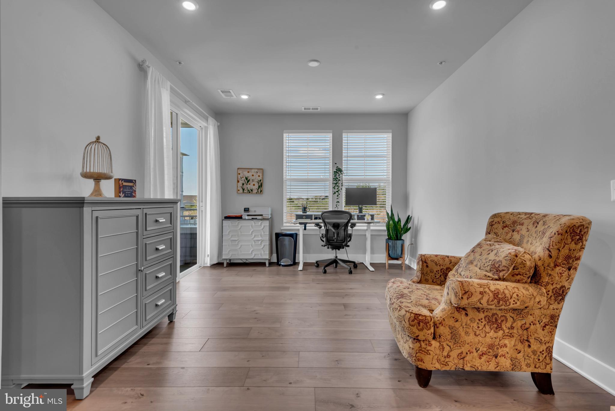 FOUR SEASONS AT KENT ISLAND - Residential