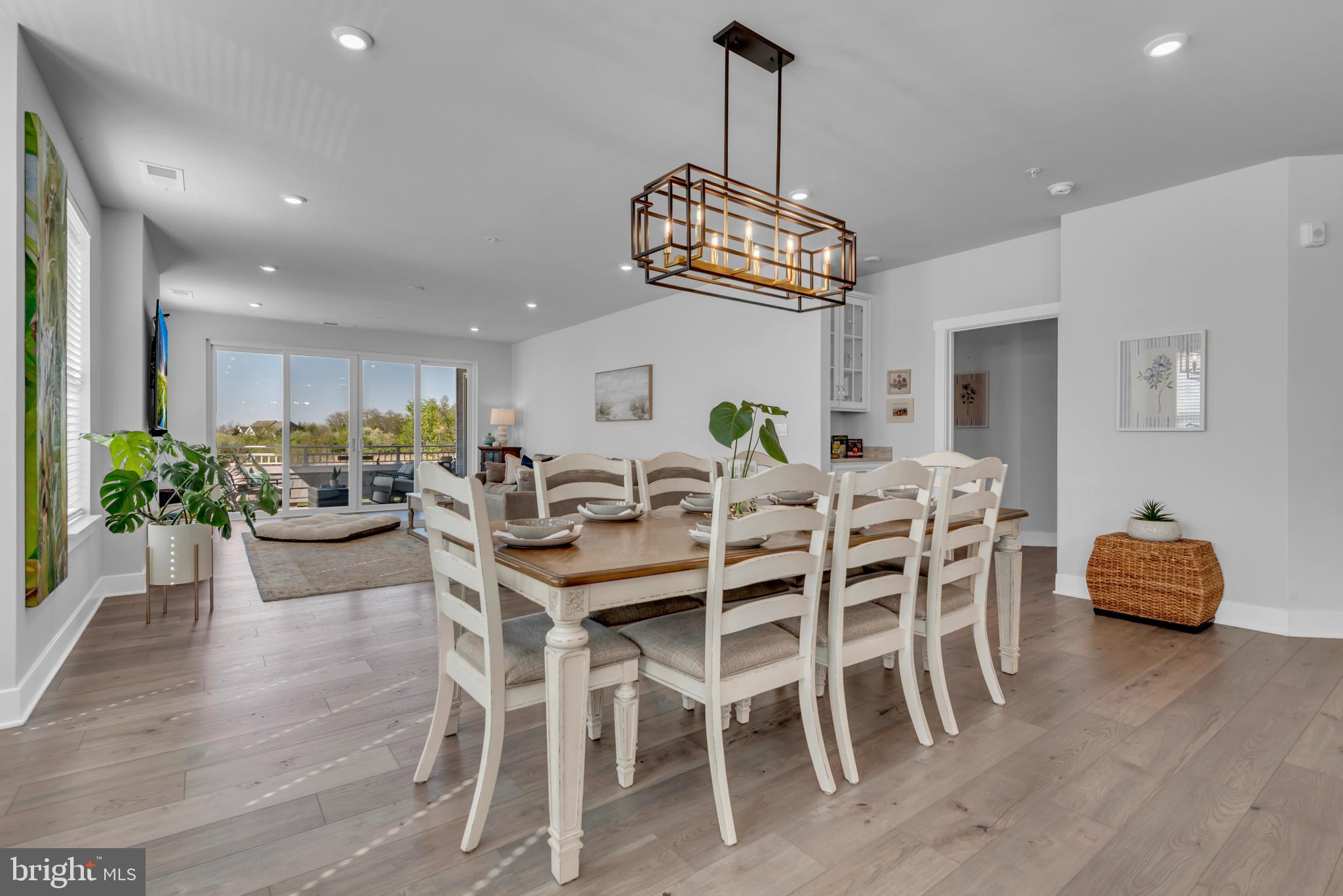 FOUR SEASONS AT KENT ISLAND - Residential