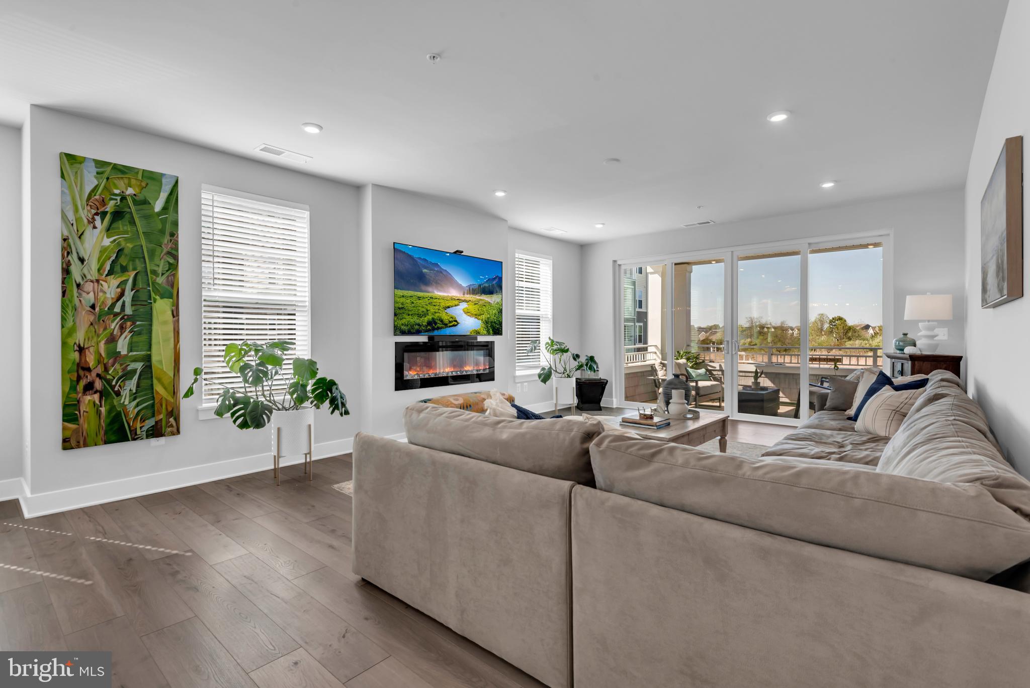 FOUR SEASONS AT KENT ISLAND - Residential