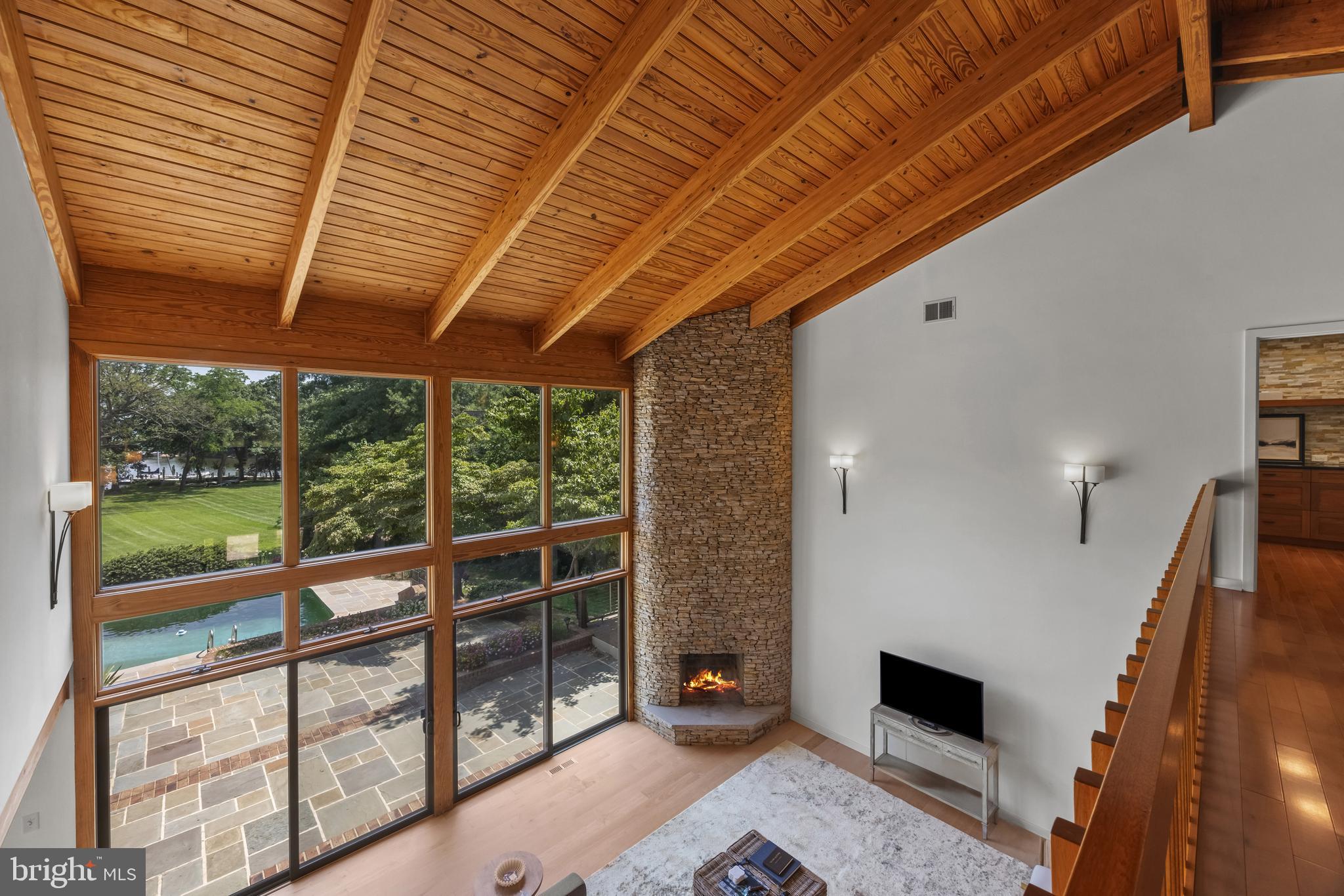 CRAB CREEK - Residential