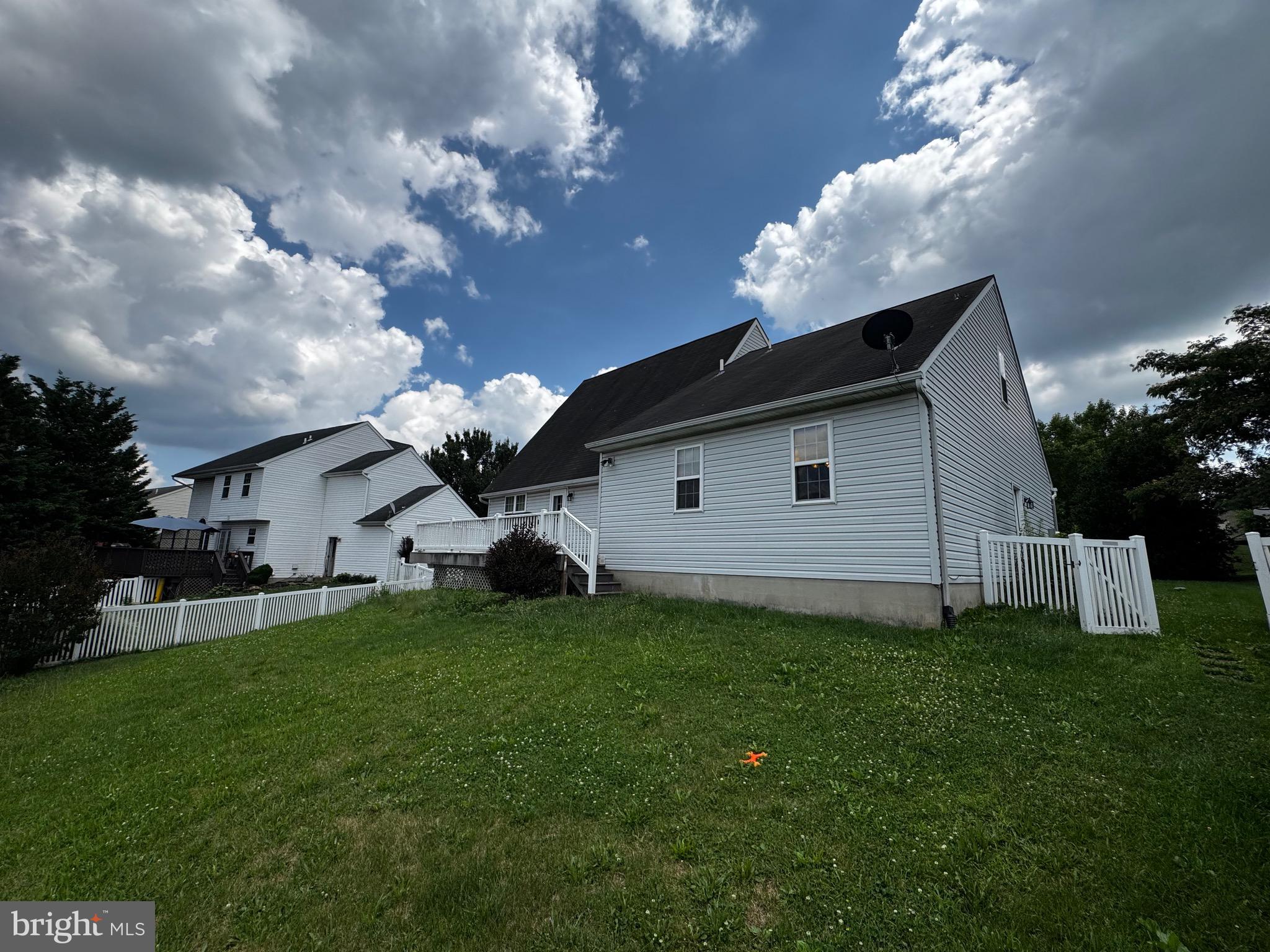 WINDSOR CROSSING - Residential