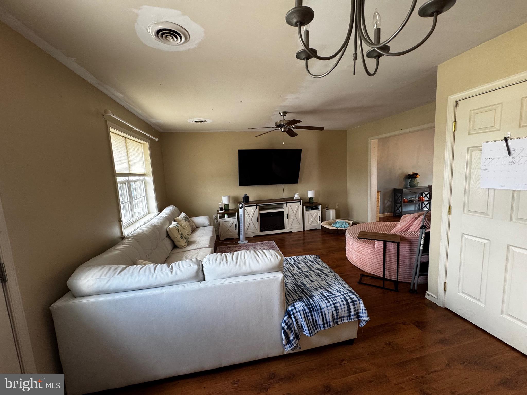 WINDSOR CROSSING - Residential