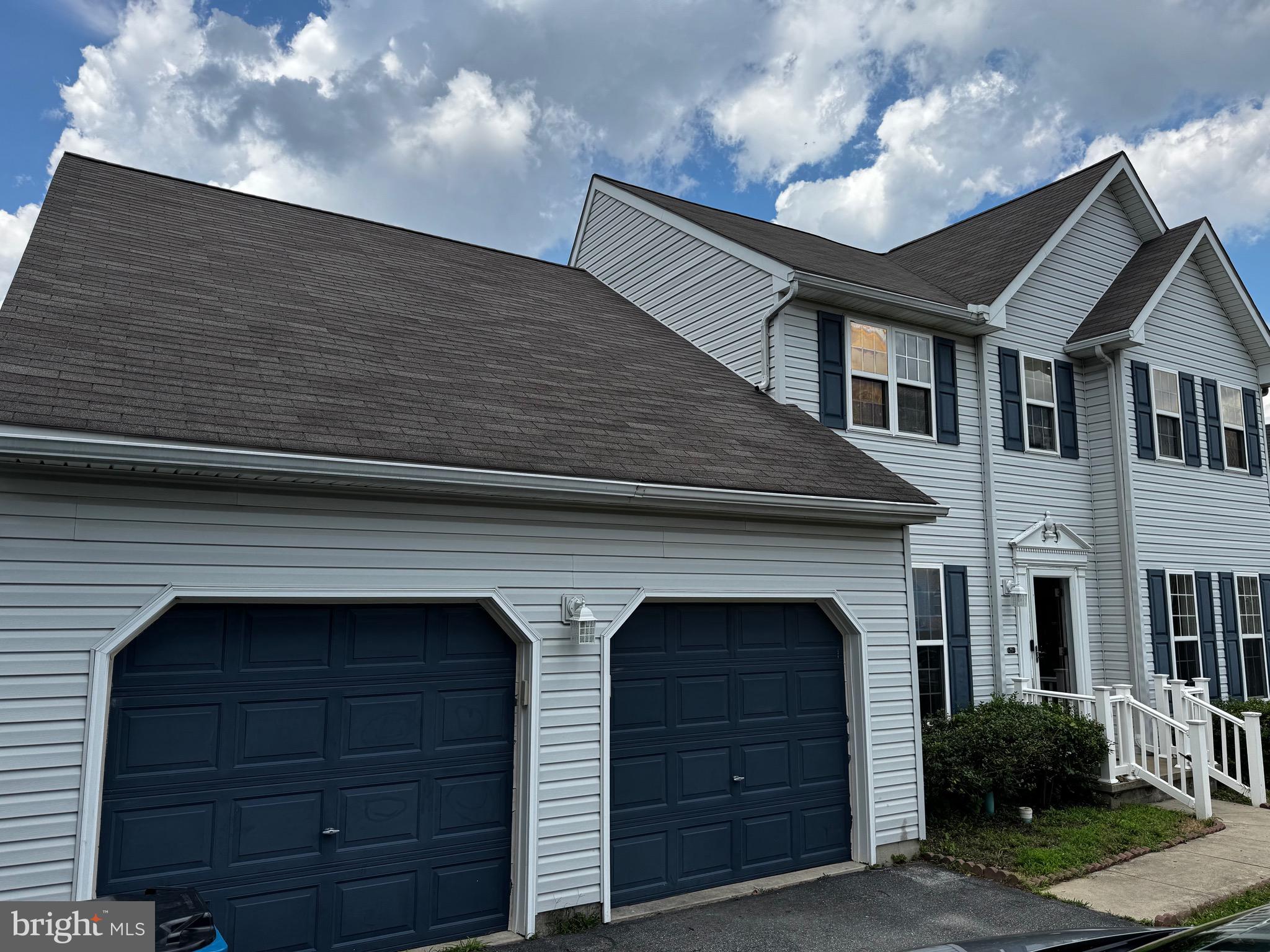 WINDSOR CROSSING - Residential