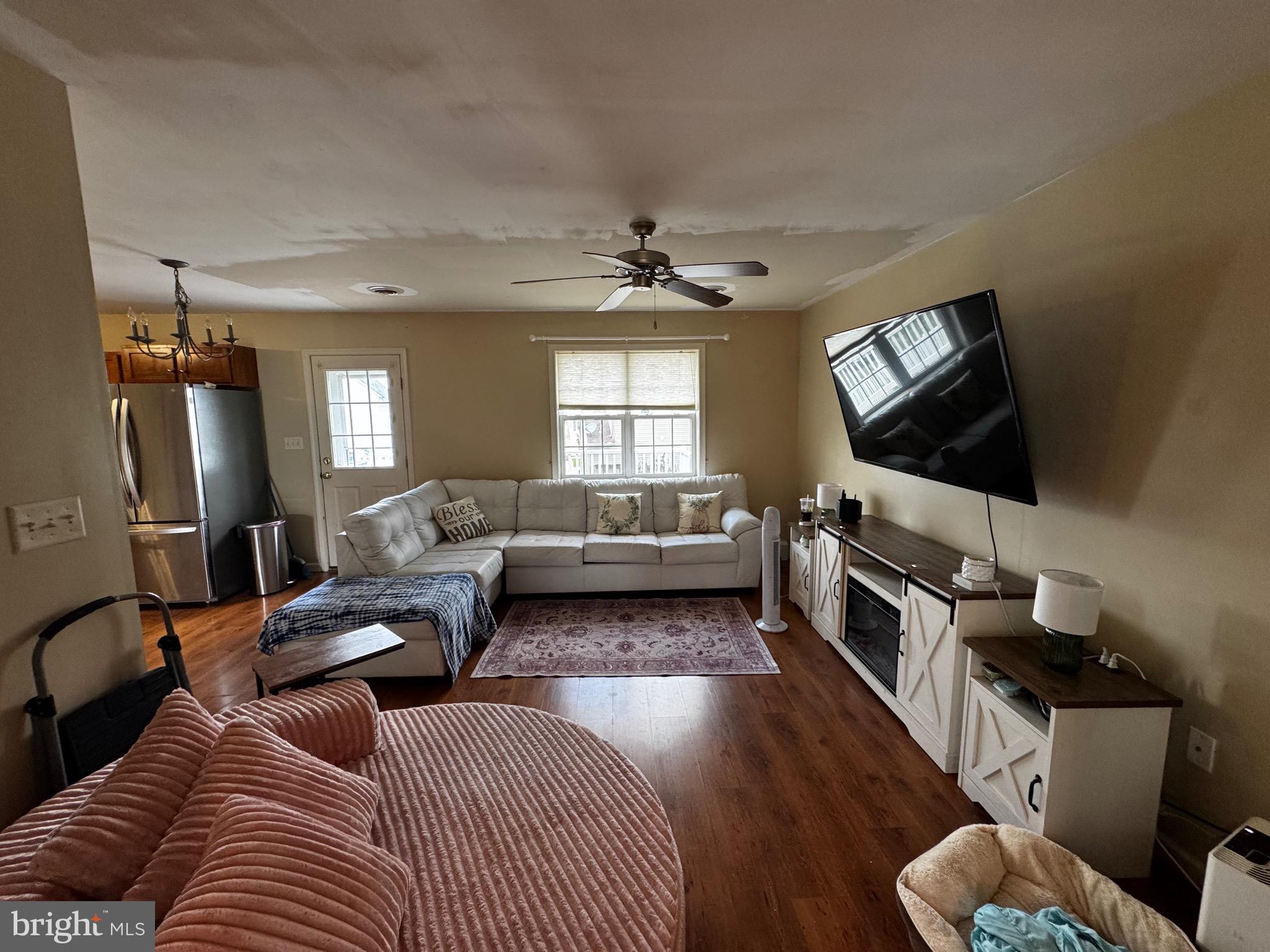 WINDSOR CROSSING - Residential