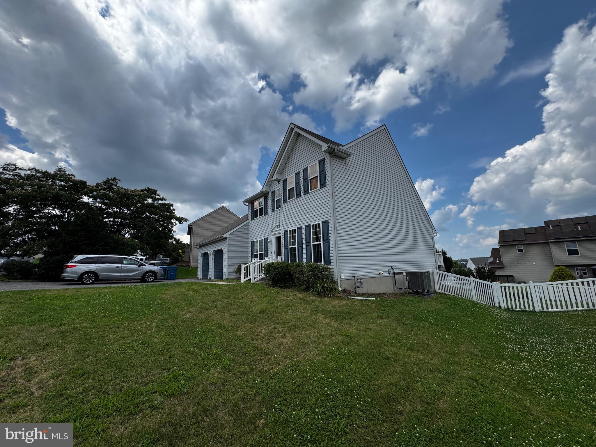 WINDSOR CROSSING - Residential