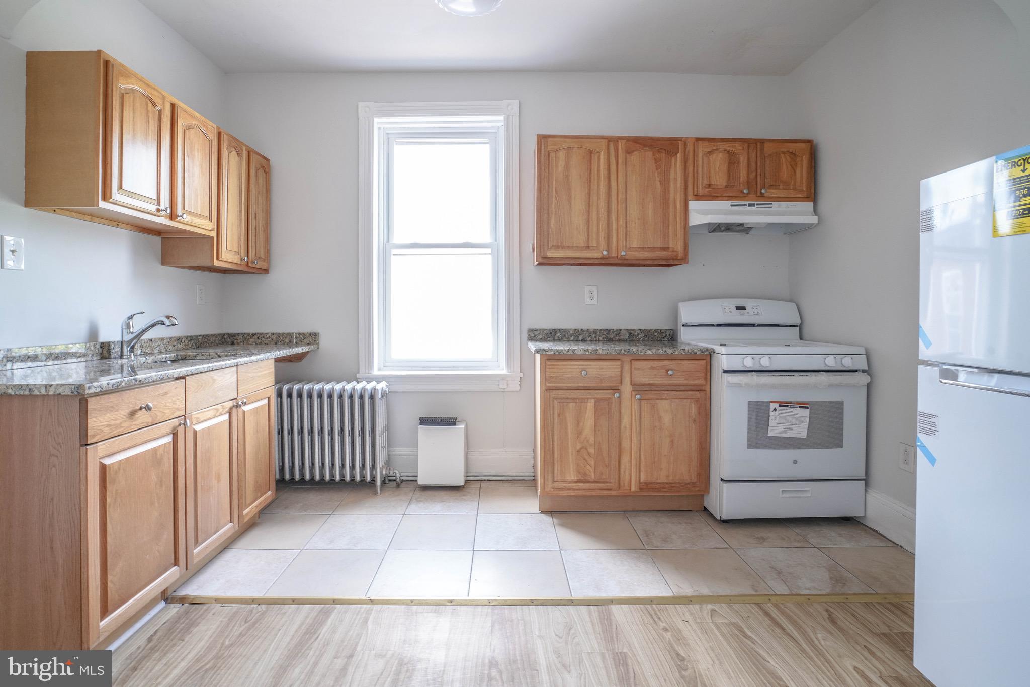 PORT RICHMOND - Commercial Sale