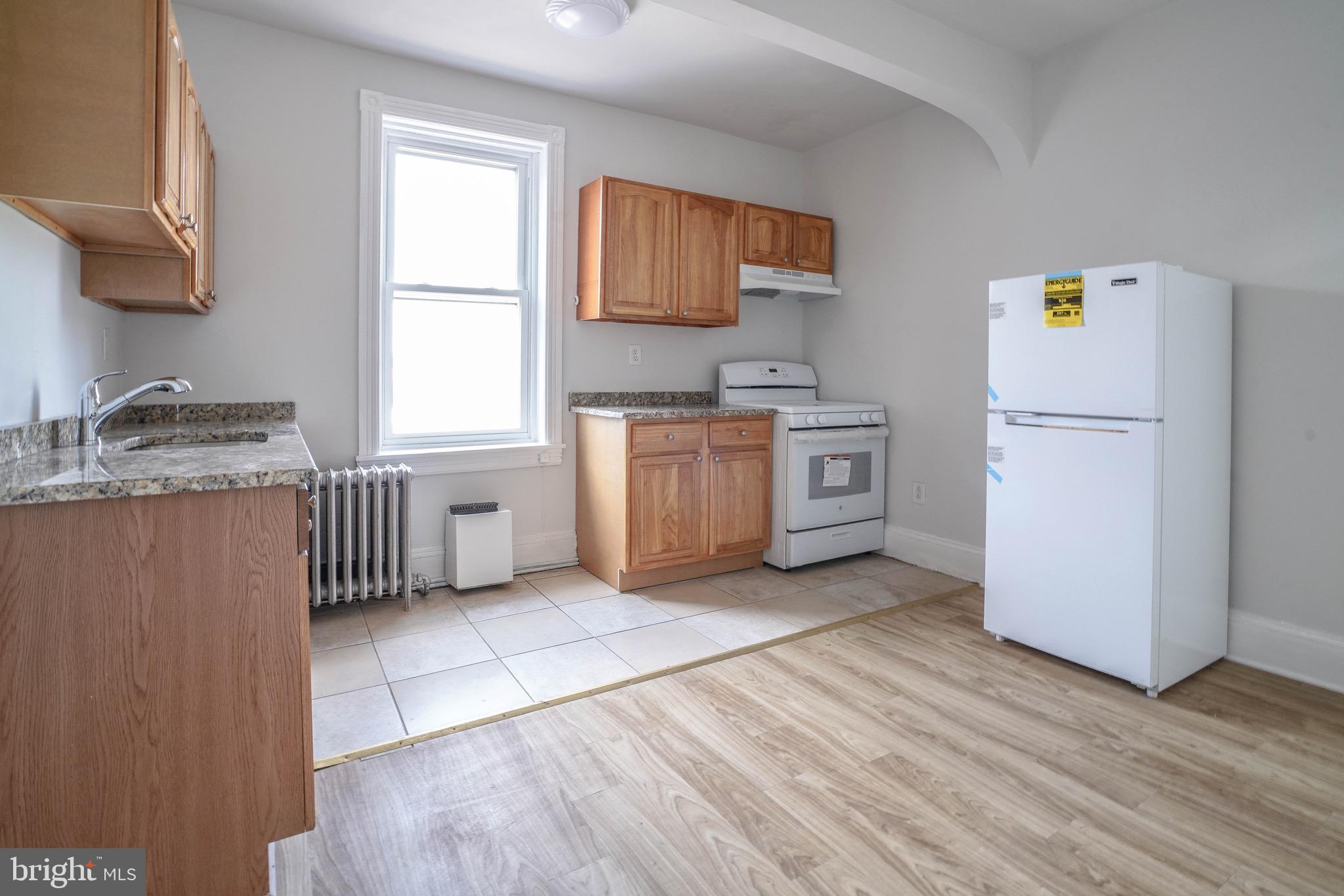 PORT RICHMOND - Commercial Sale