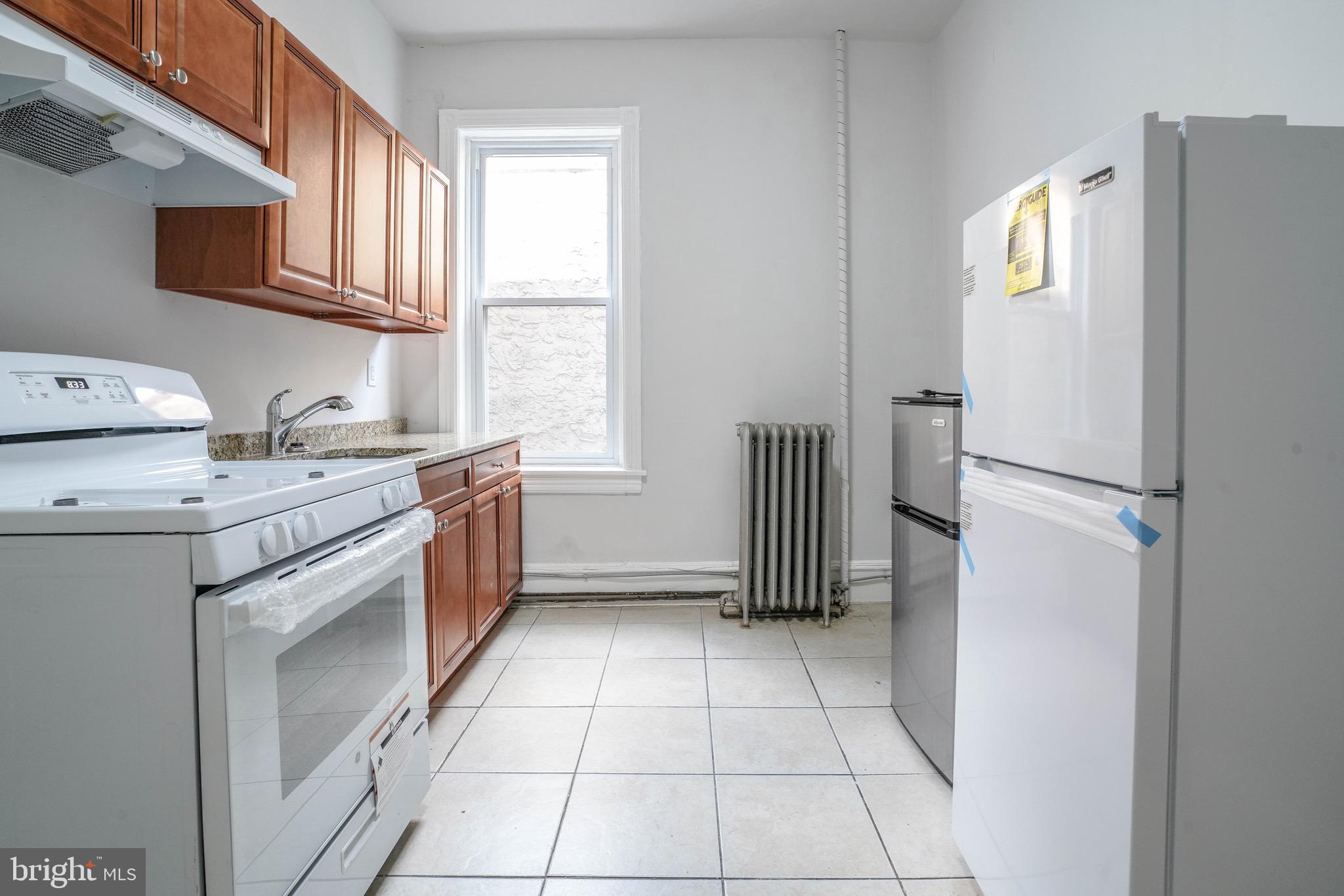 PORT RICHMOND - Commercial Sale