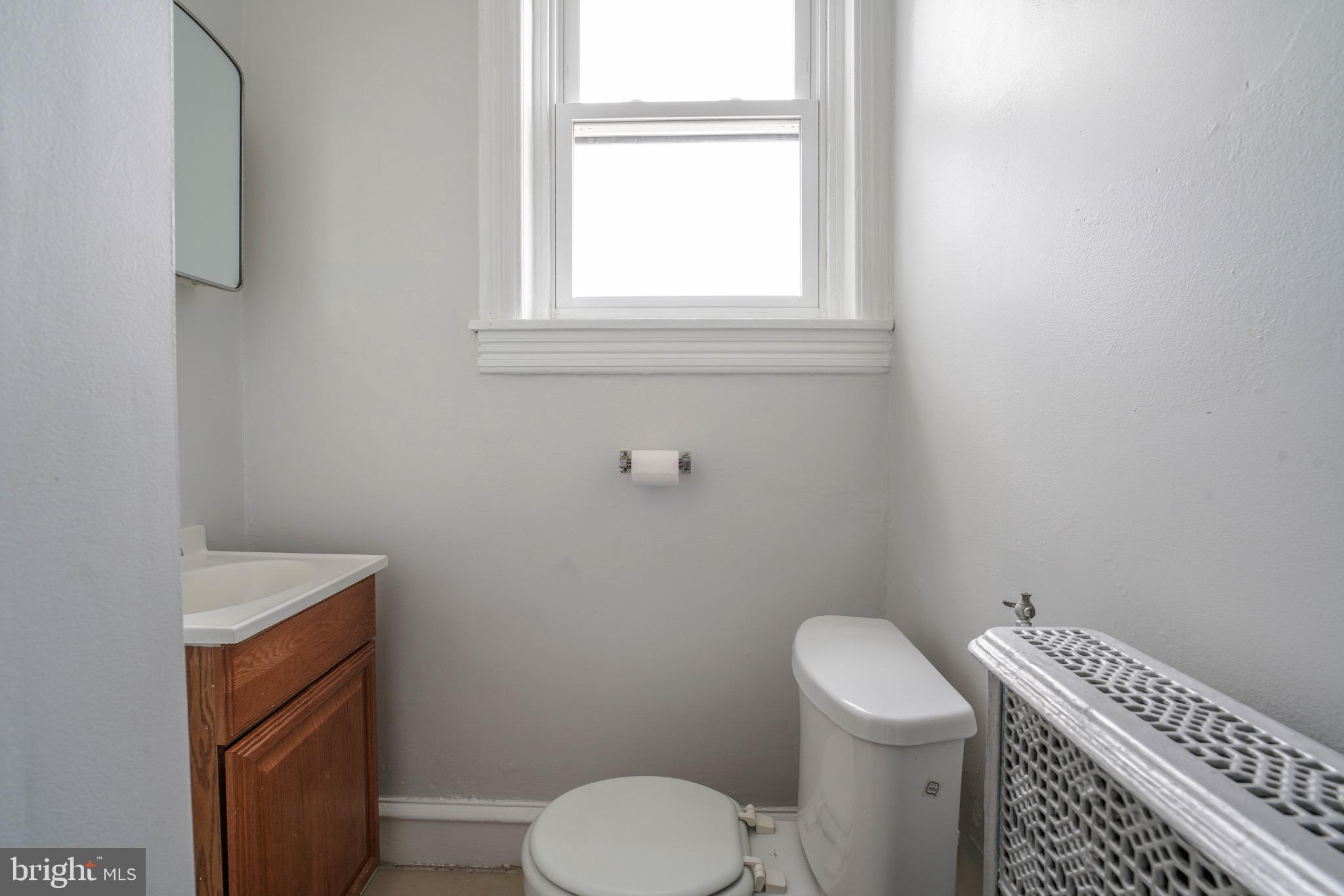 PORT RICHMOND - Commercial Sale