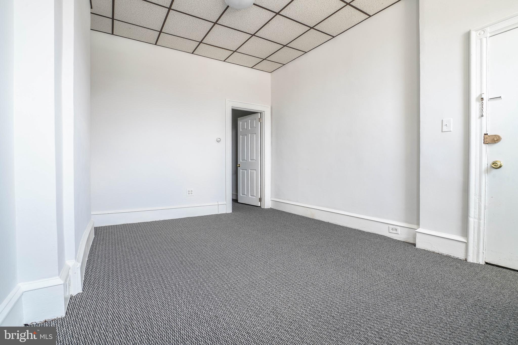 PORT RICHMOND - Commercial Sale