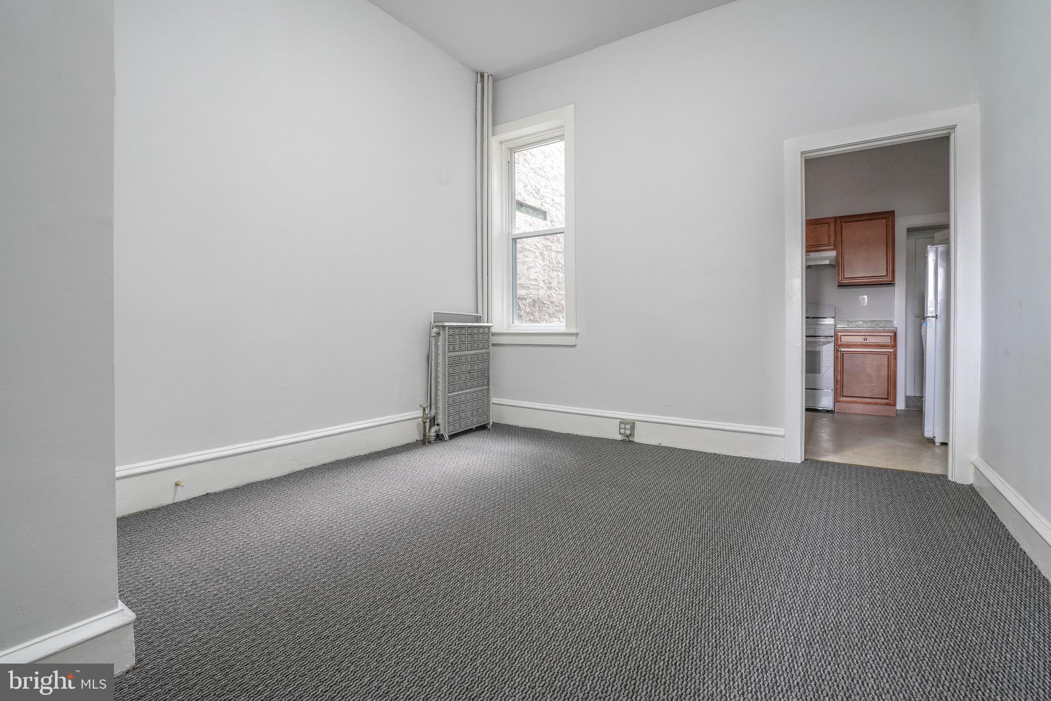 PORT RICHMOND - Commercial Sale