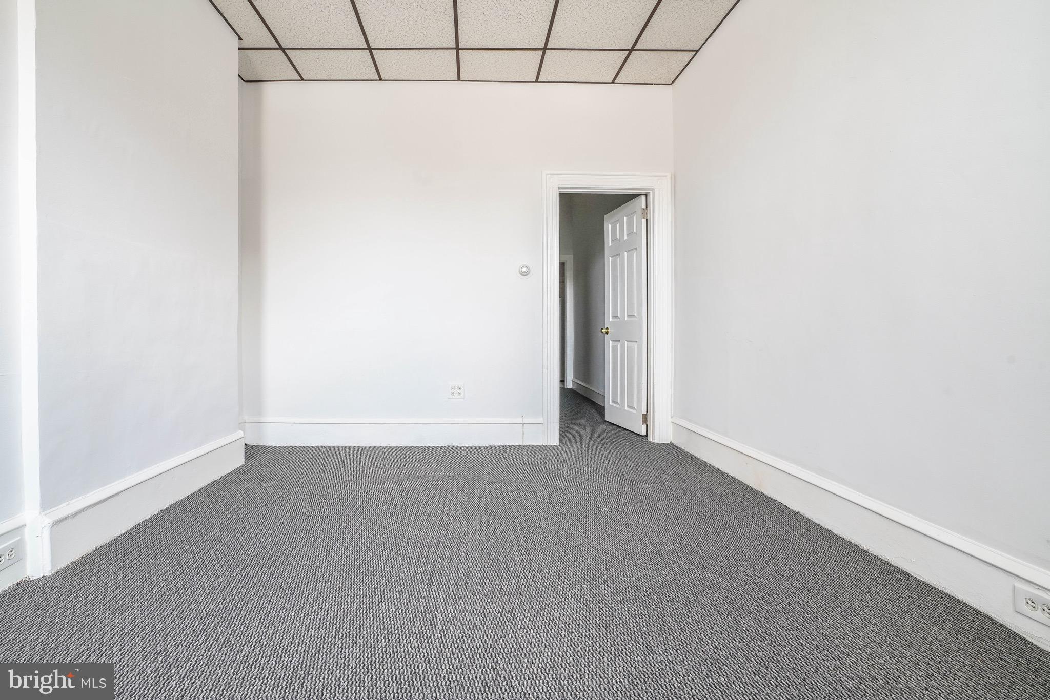 PORT RICHMOND - Commercial Sale