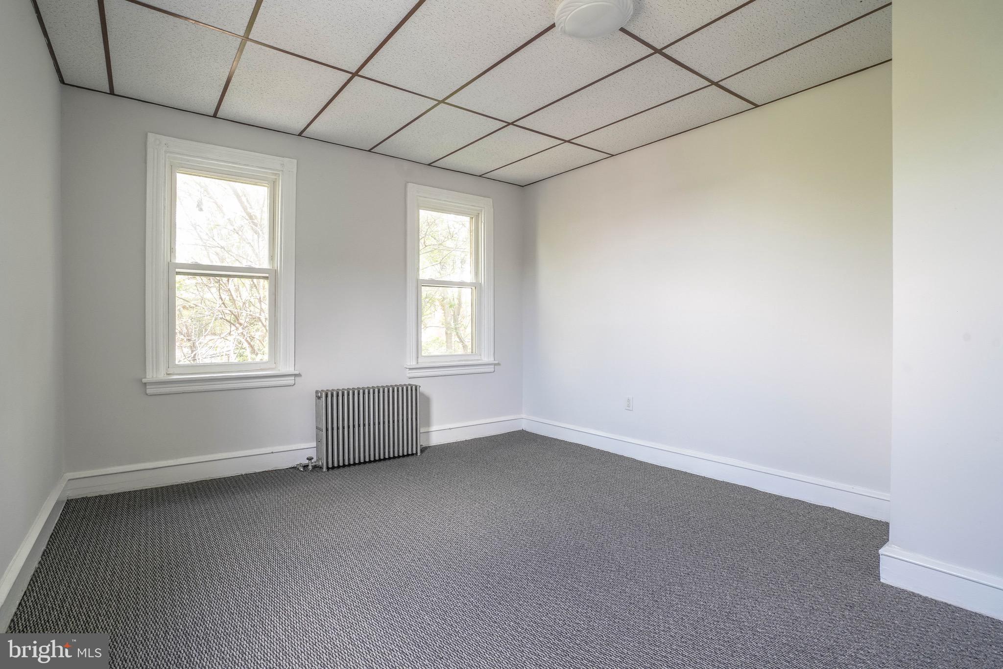 PORT RICHMOND - Commercial Sale