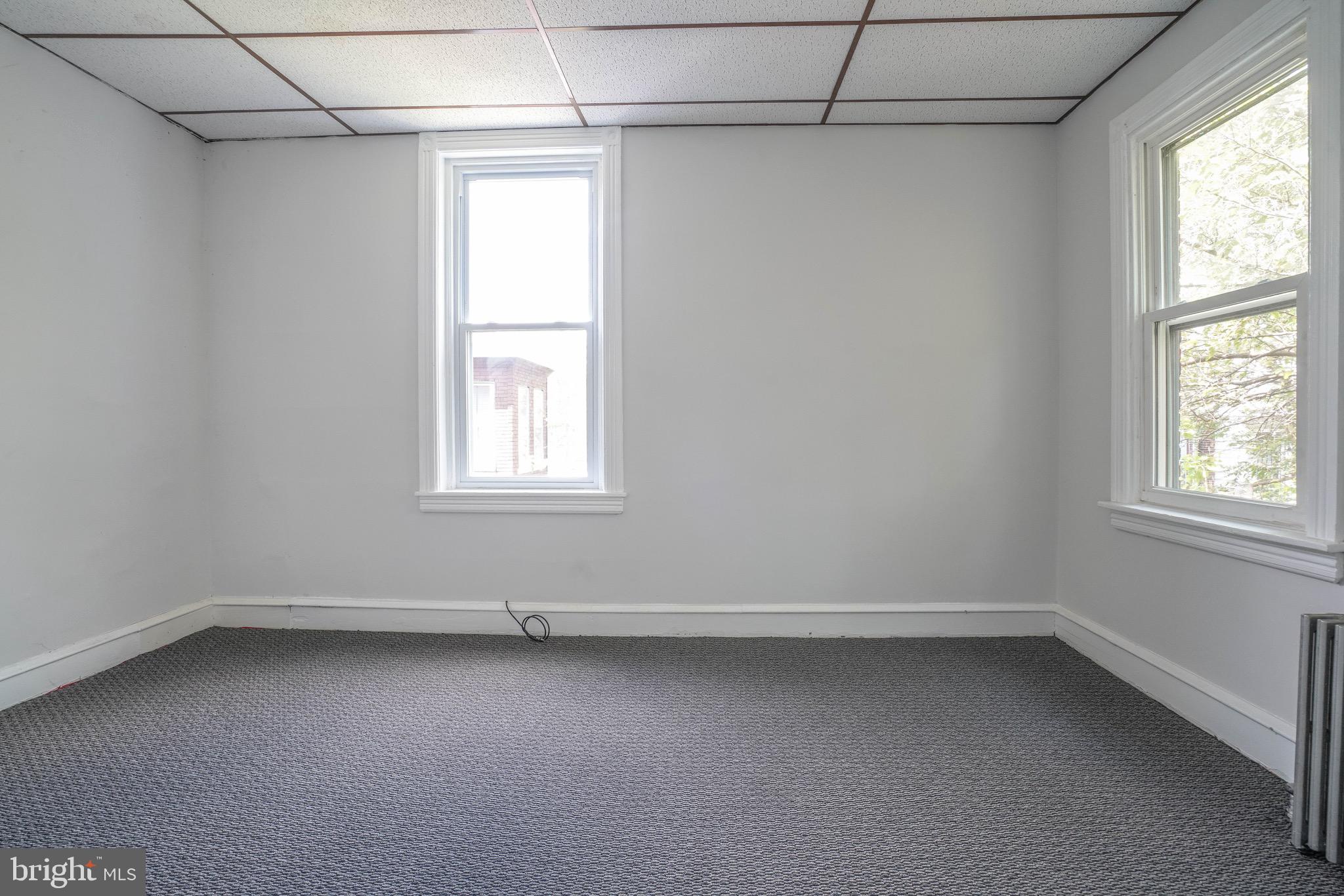 PORT RICHMOND - Commercial Sale