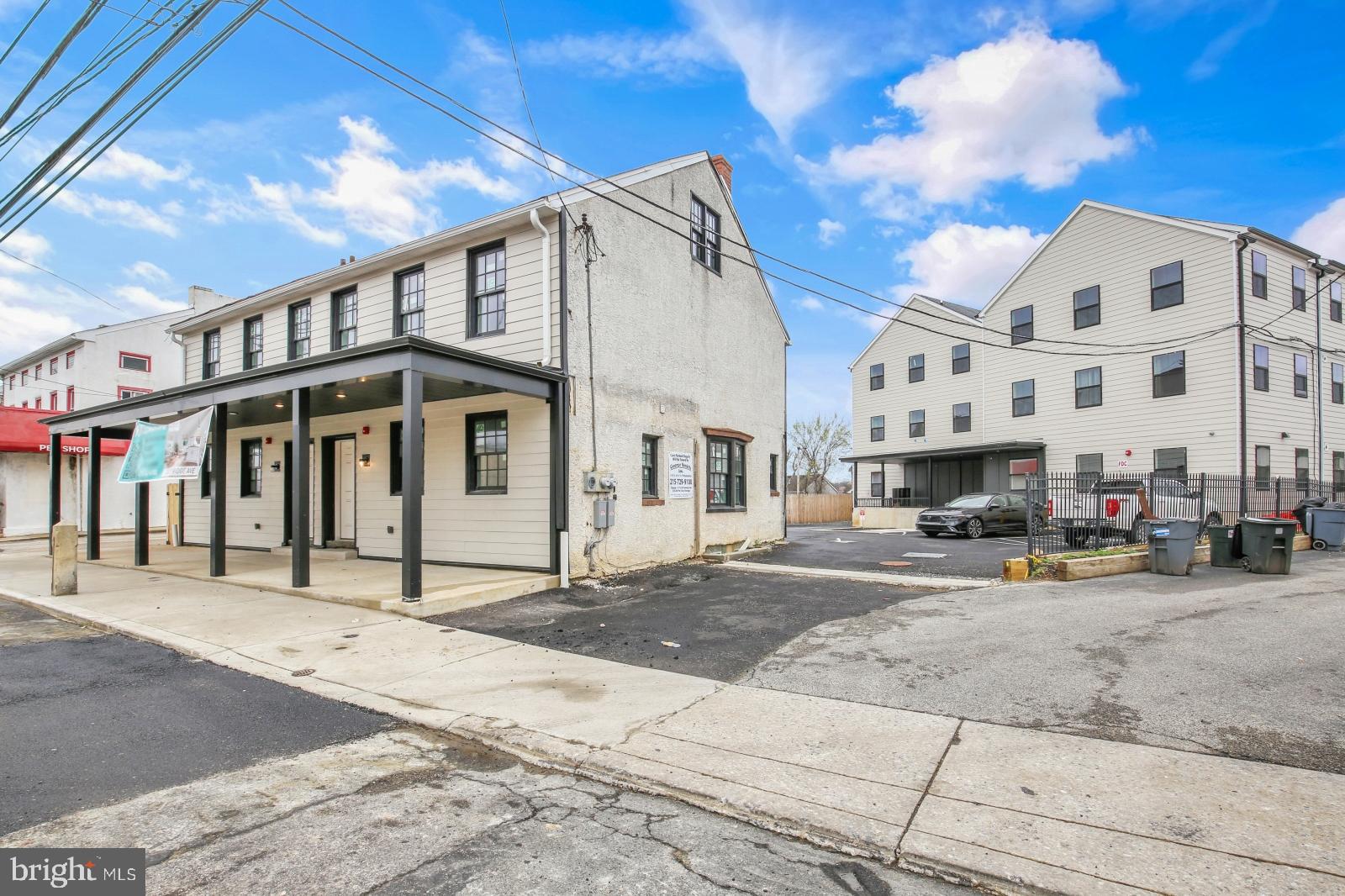 ROXBOROUGH - Residential Lease