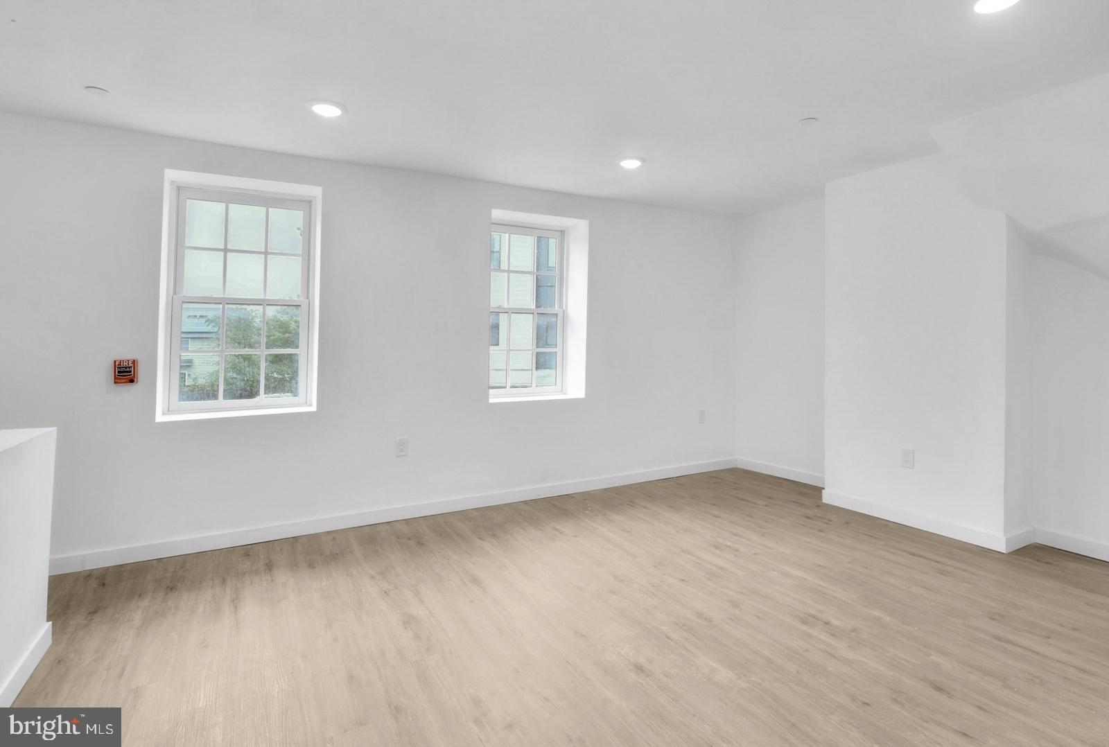 ROXBOROUGH - Residential Lease