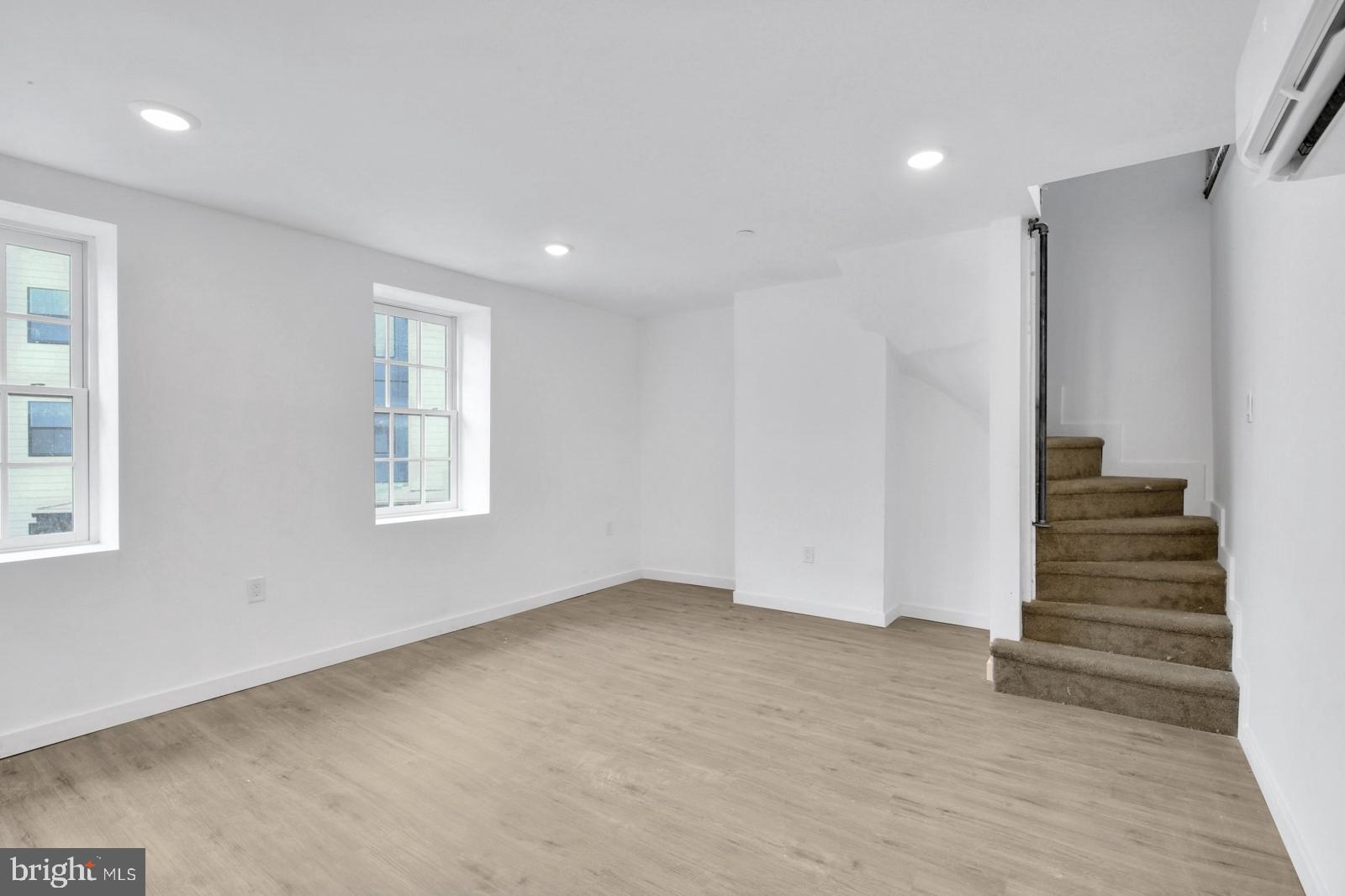 ROXBOROUGH - Residential Lease