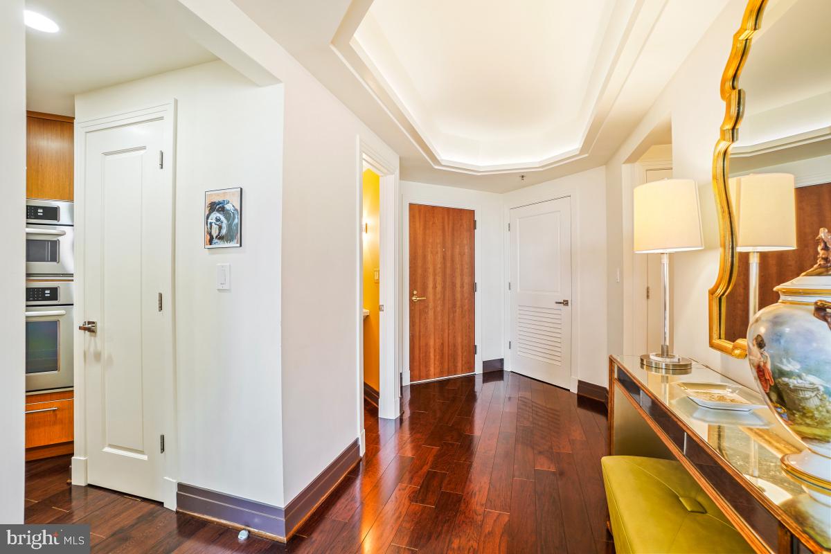 SOMERSET HOUSE - Residential