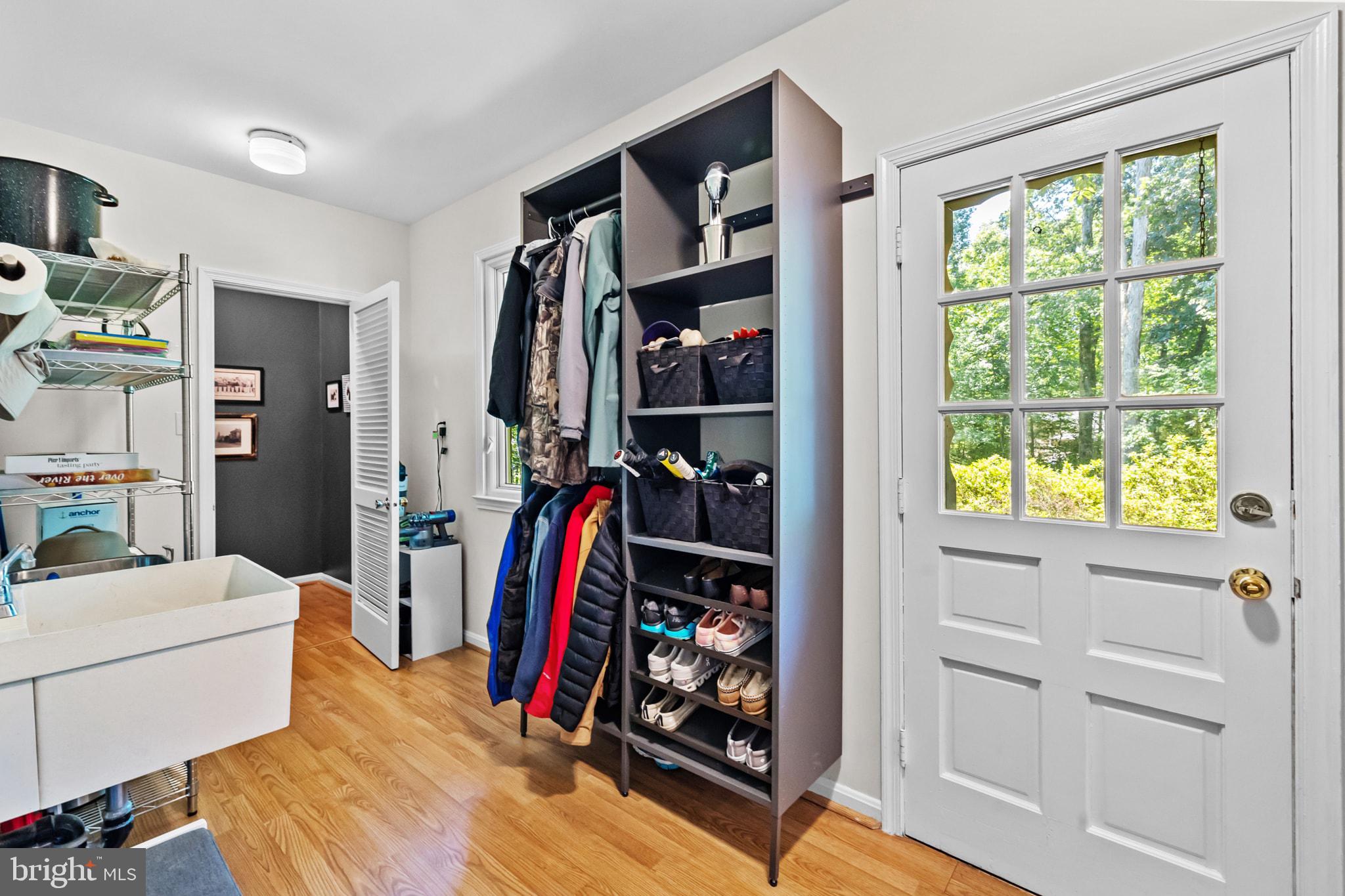 RESTON - Residential