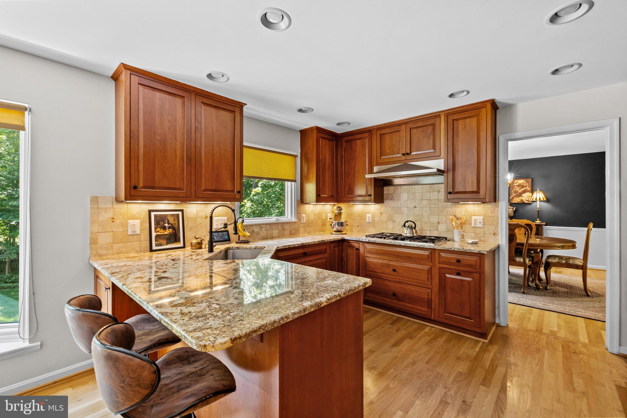 RESTON - Residential