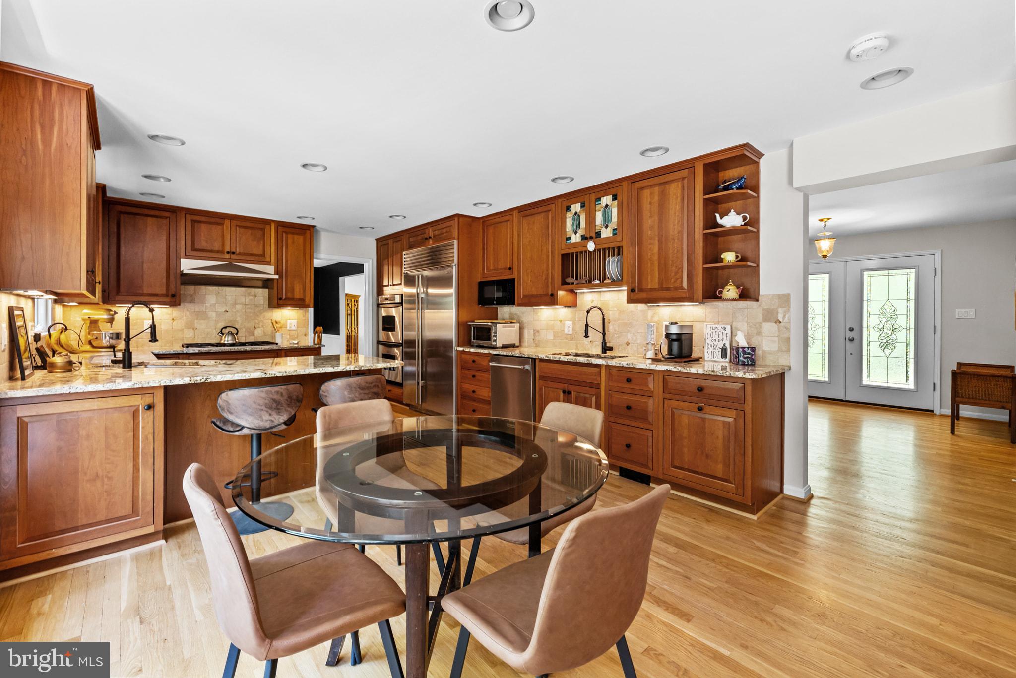 RESTON - Residential
