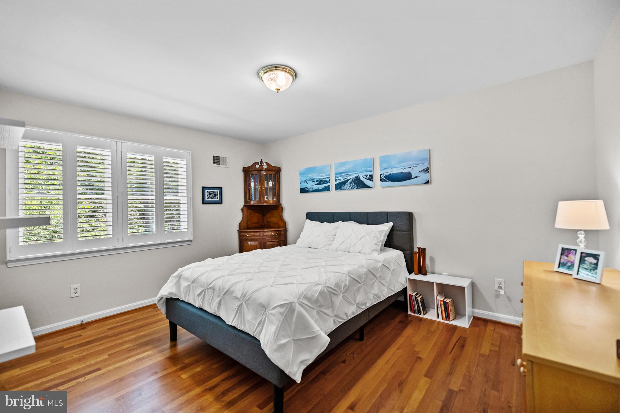 RESTON - Residential
