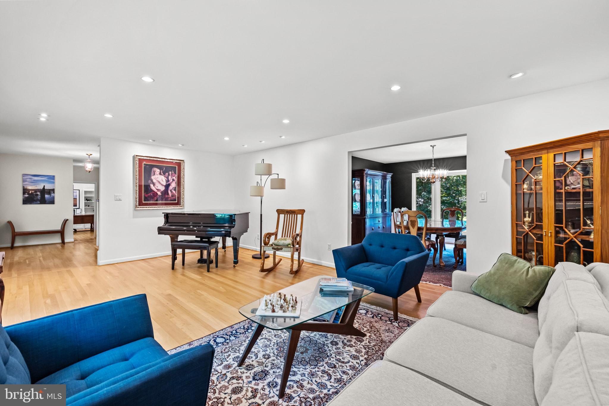 RESTON - Residential