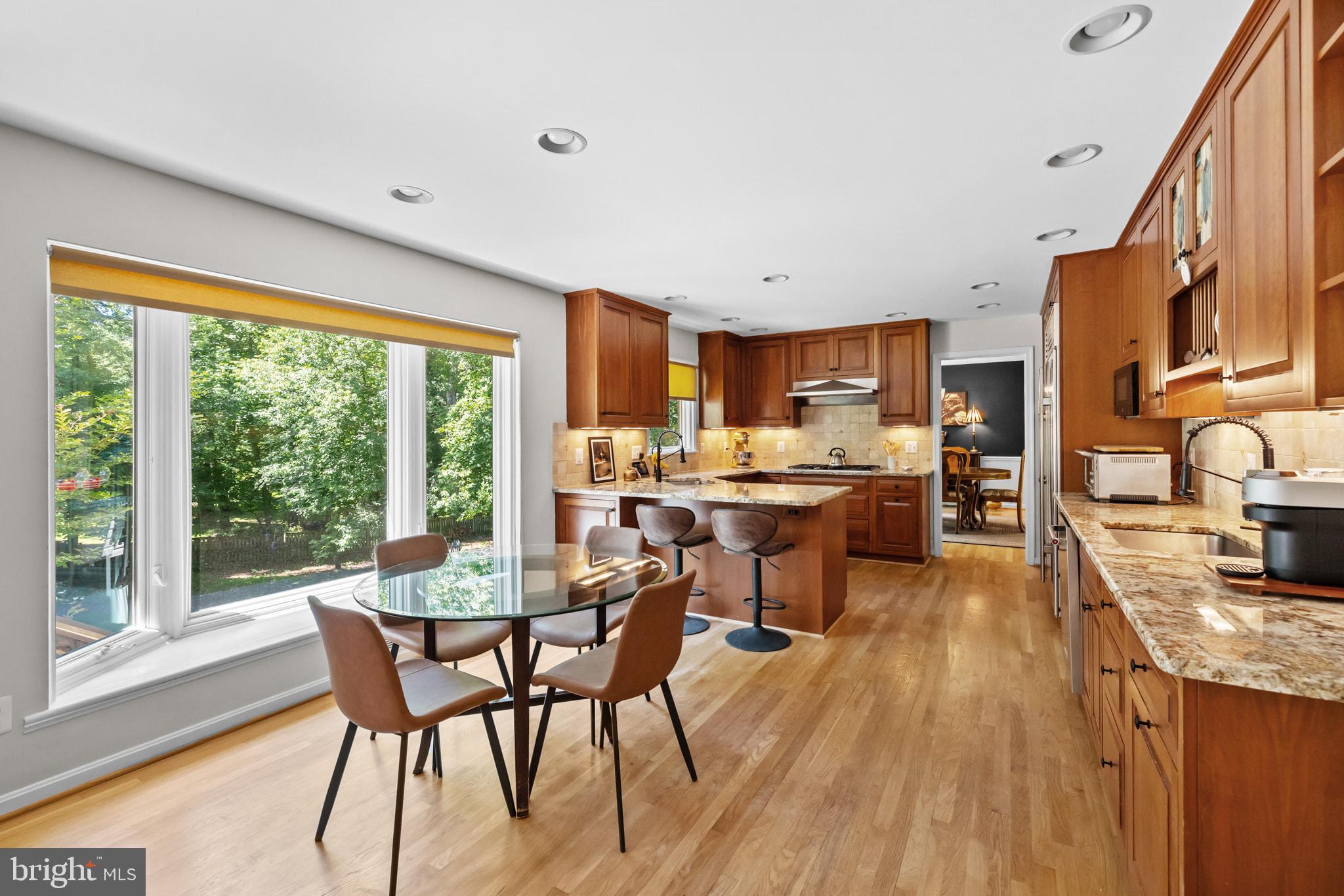 RESTON - Residential