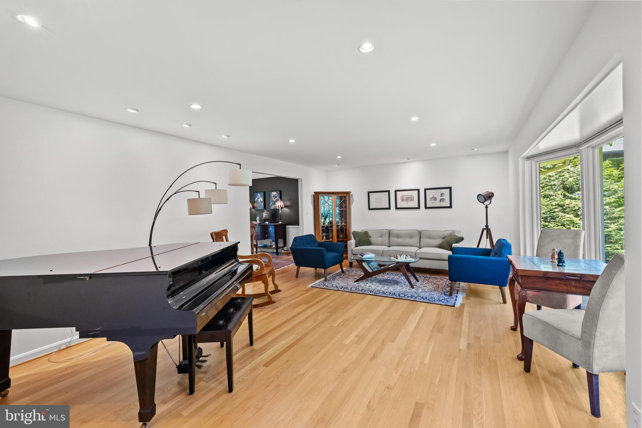 RESTON - Residential