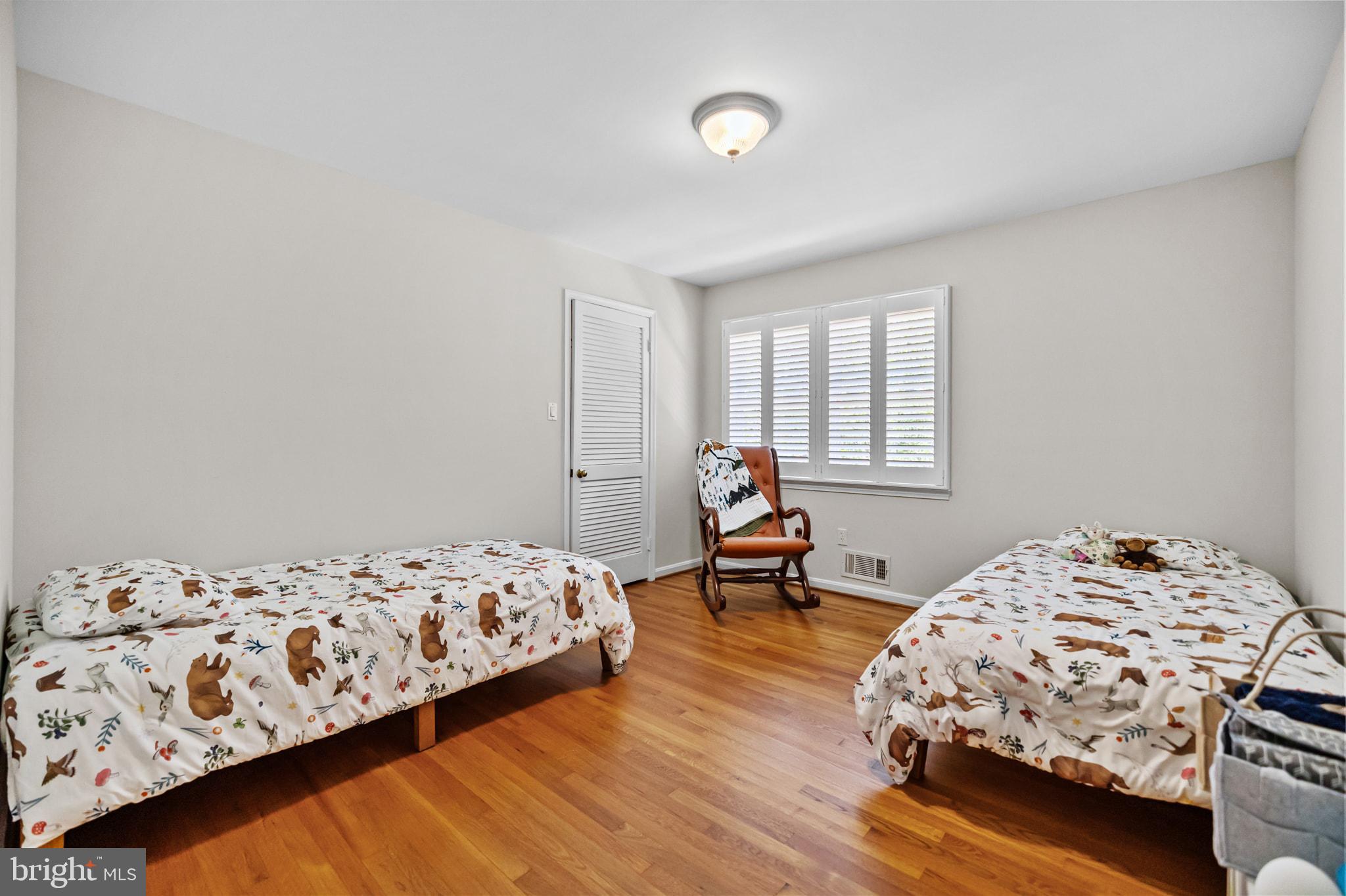 RESTON - Residential