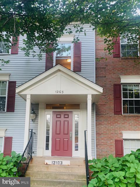 LISTING PRICE REDUCED TO BELOW COMPS. NO SELLER SUBSIDY (PER SELLER)  BUT CAN BE ADDED ON TOP OF THE LISTING PRICE. 
PRICE REDUCED ON THIS BEAUTIFUL 1ST FLOOR UNIT IN PENDERBROOK IS A MUST SEE LISTING. HVAC IS A 2 YEARS OLD AND ALL APPLIANCES ARE ONE YEAR OLD NEW.