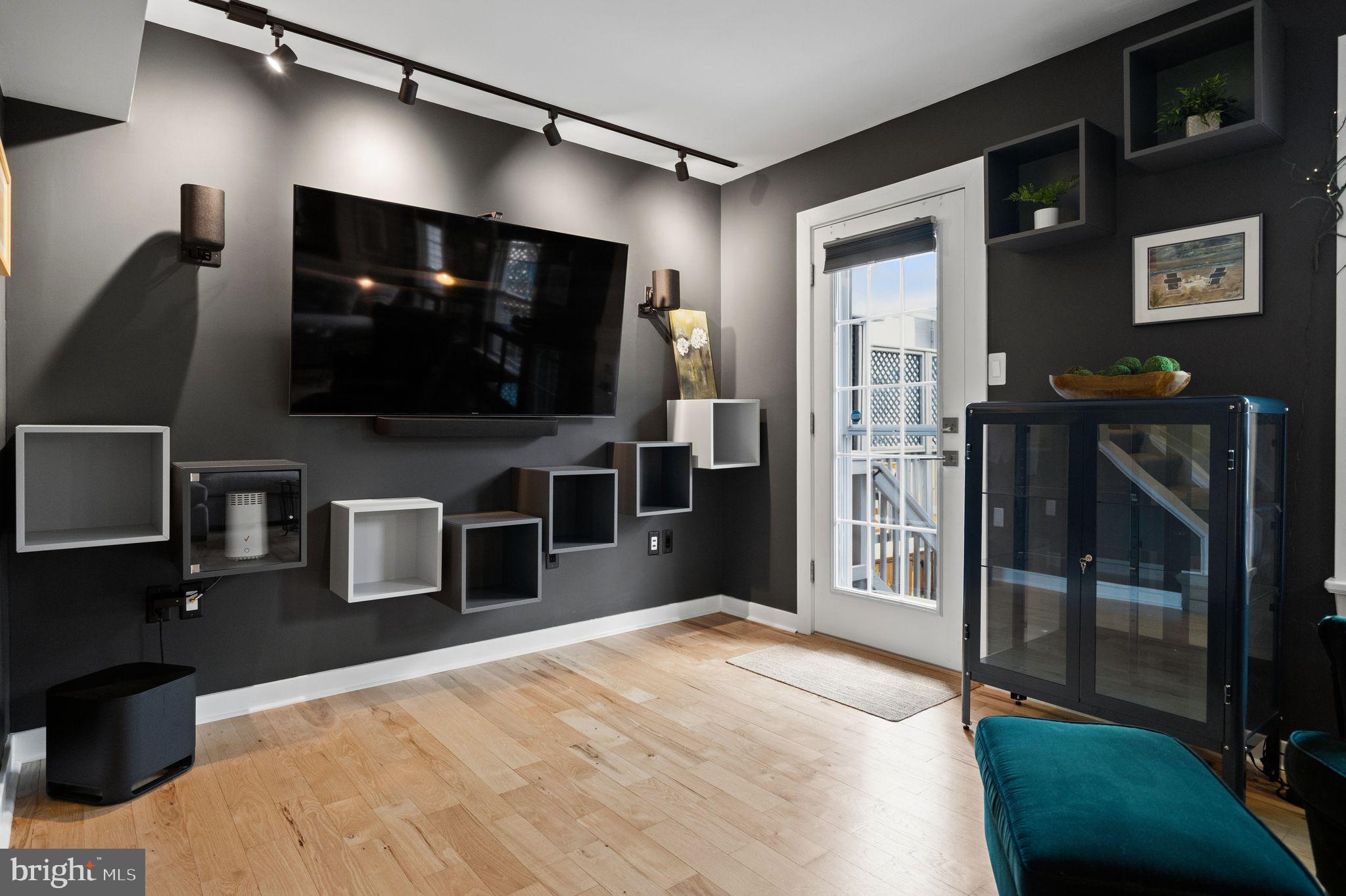WELLINGTON/CLOVERHILL - Residential