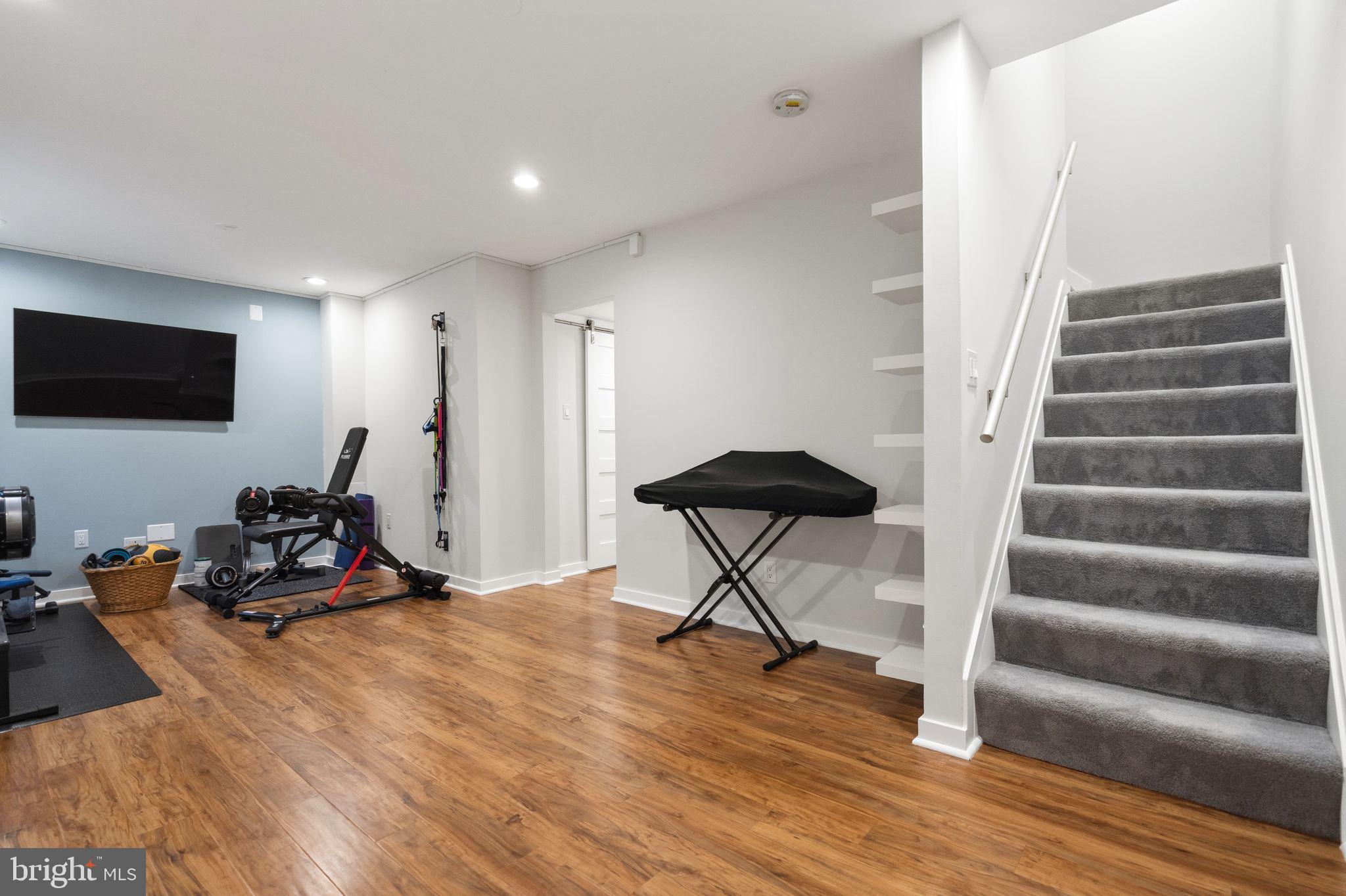 WELLINGTON/CLOVERHILL - Residential