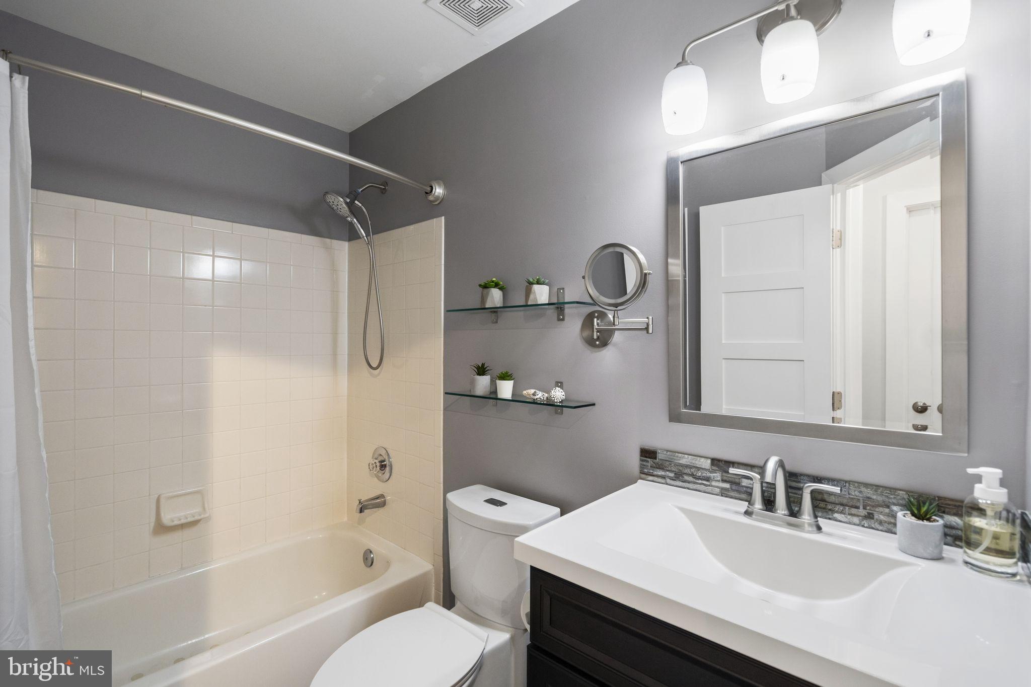 WELLINGTON/CLOVERHILL - Residential