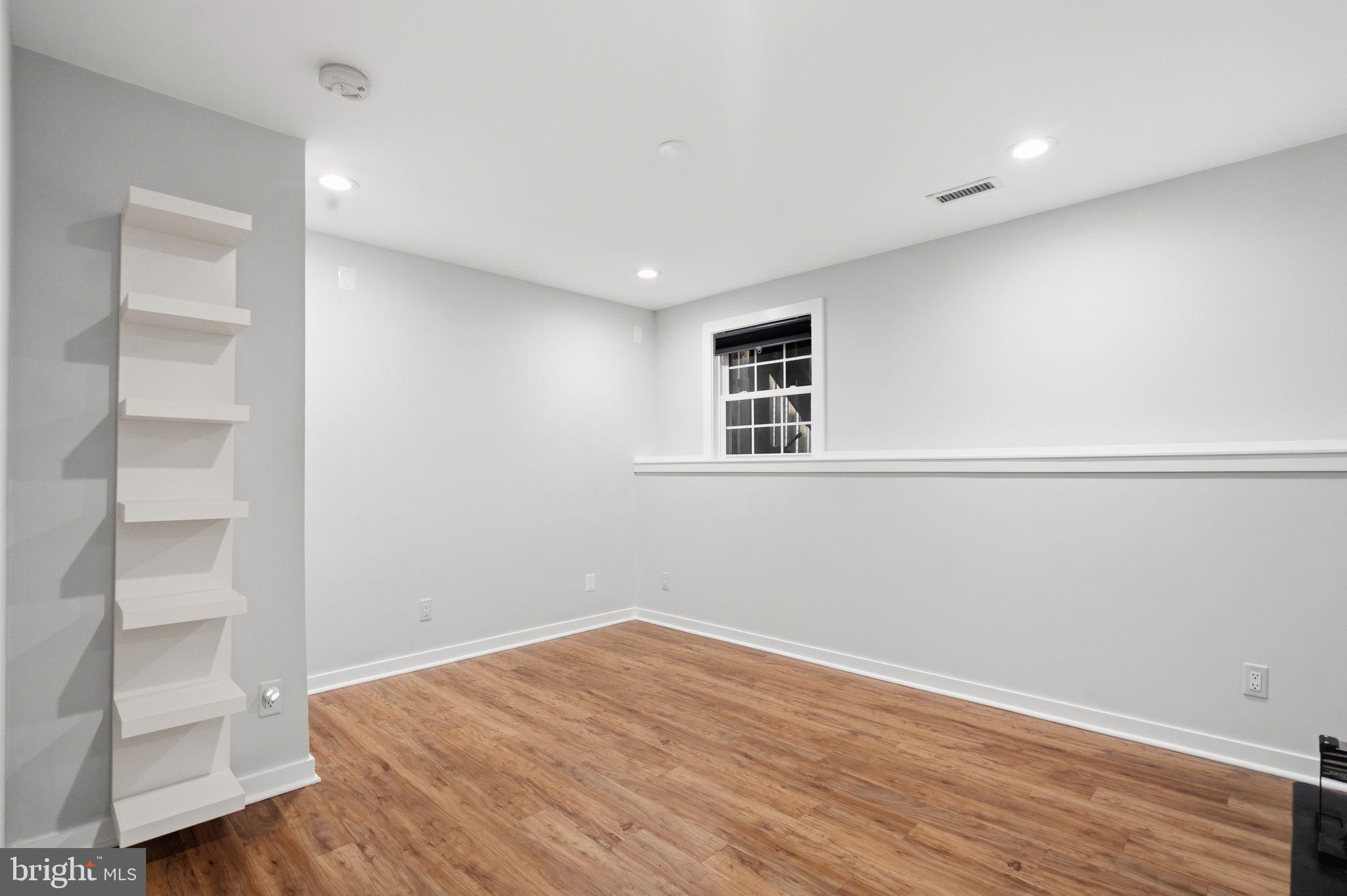 WELLINGTON/CLOVERHILL - Residential
