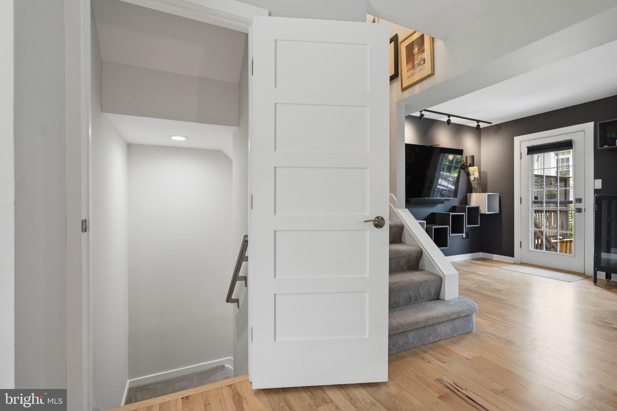 WELLINGTON/CLOVERHILL - Residential