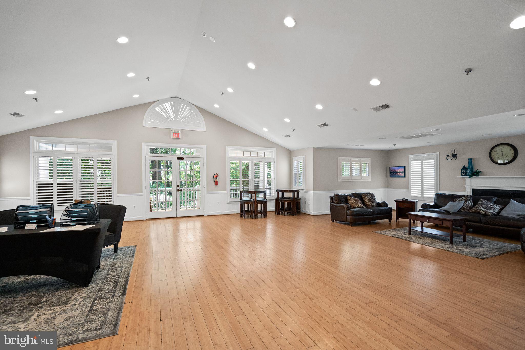WELLINGTON/CLOVERHILL - Residential