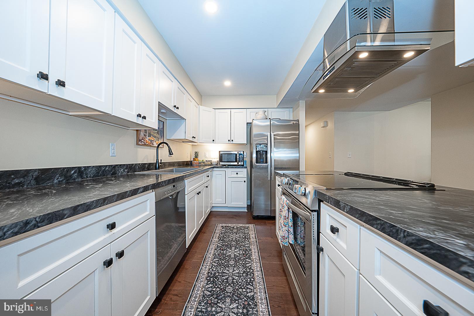 GREENE COUNTRIE VI - Residential