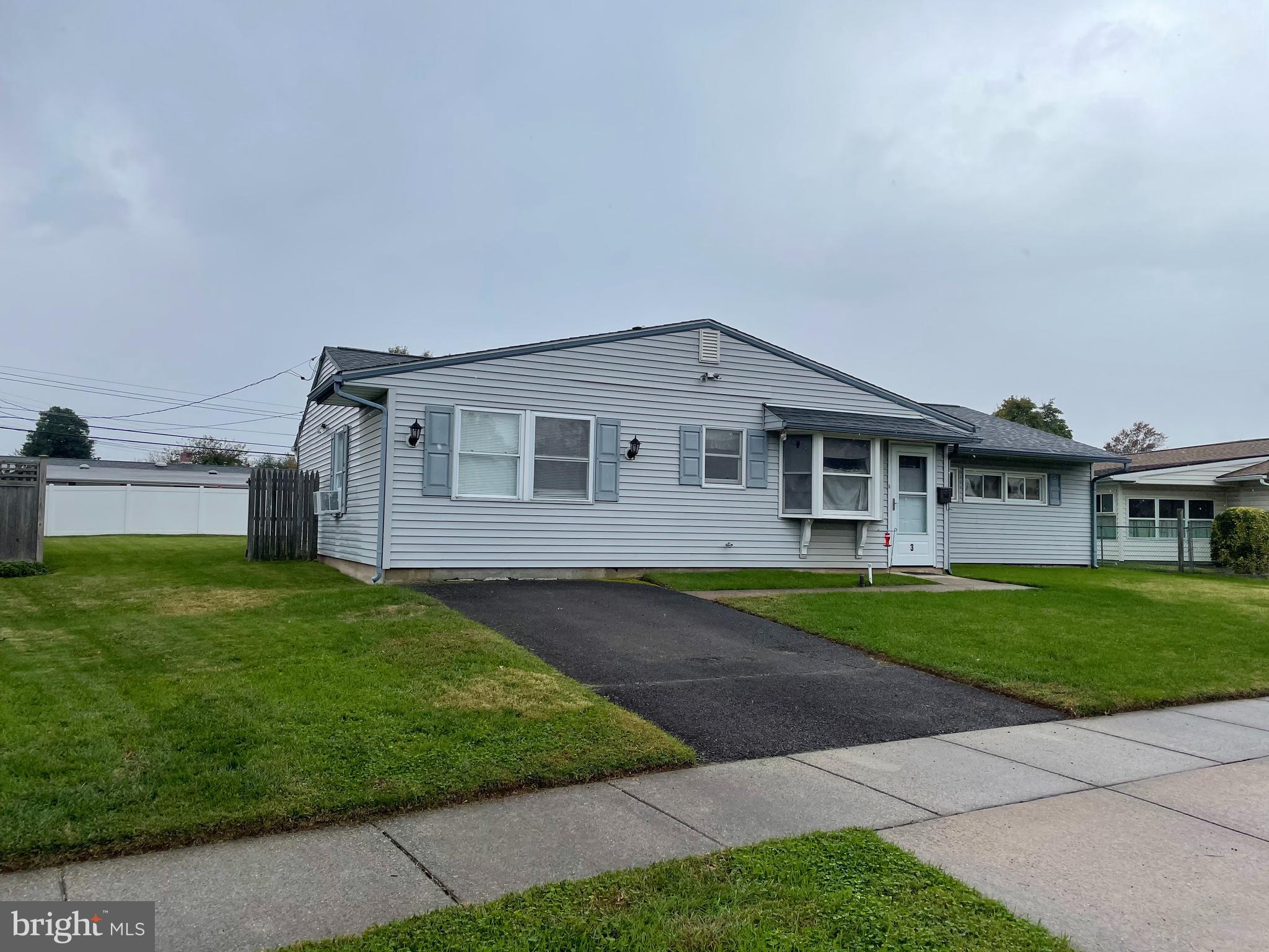 LAKESIDE - Residential