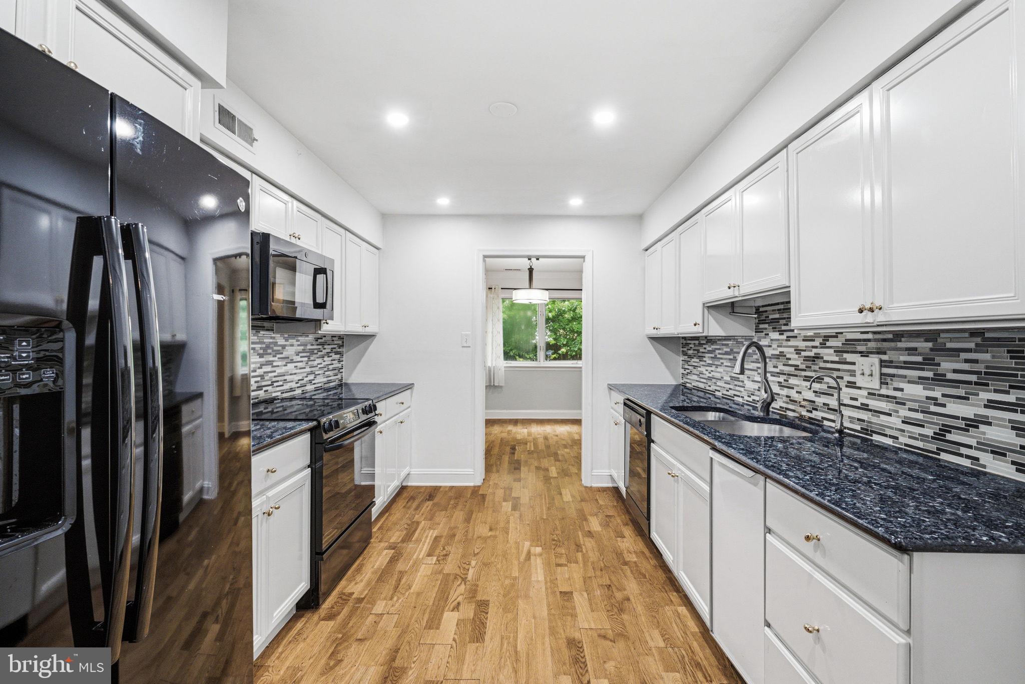 PAOLI WOODS - Residential