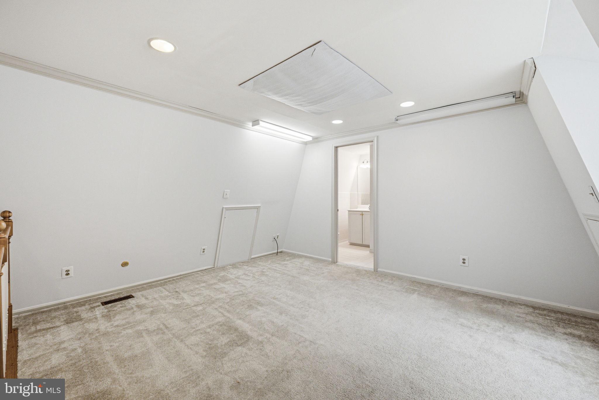 PAOLI WOODS - Residential