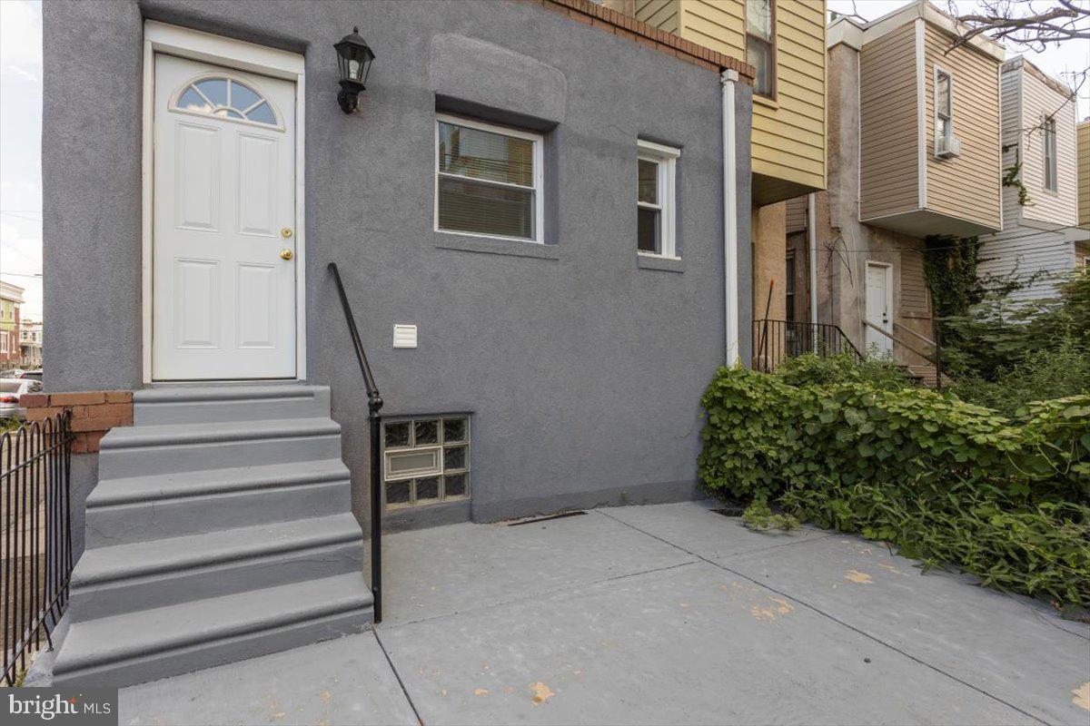 Very spacious two bedroom, one and a half bathroom Apartment. Located on the 2nd floor with a private entrance!! Make your way to the kitchen with white shaker cabinets and stainless hardware, appliances: including a top freezer refrigerator, electric range, and a countertop microwave. The kitchen is finished with a white subway backsplash, granite countertops and boasts beautiful natural light. Make your way through the rest of the unit, where you'll find the bathroom with everything you need, including a bathtub/shower combination, a half bath, and two sizeable bedrooms. This unit has been recently renovated and is very well maintained.  This home enjoys a prime, offers all the convenience you could ask for, and is near public transportation, major highways, and plenty of shops & restaurants. This one is not to be missed; reach out today!

Requirements; No Pets Min, 620 Credit Score, 3x Rent amount, First, Last, and Security Deposit.