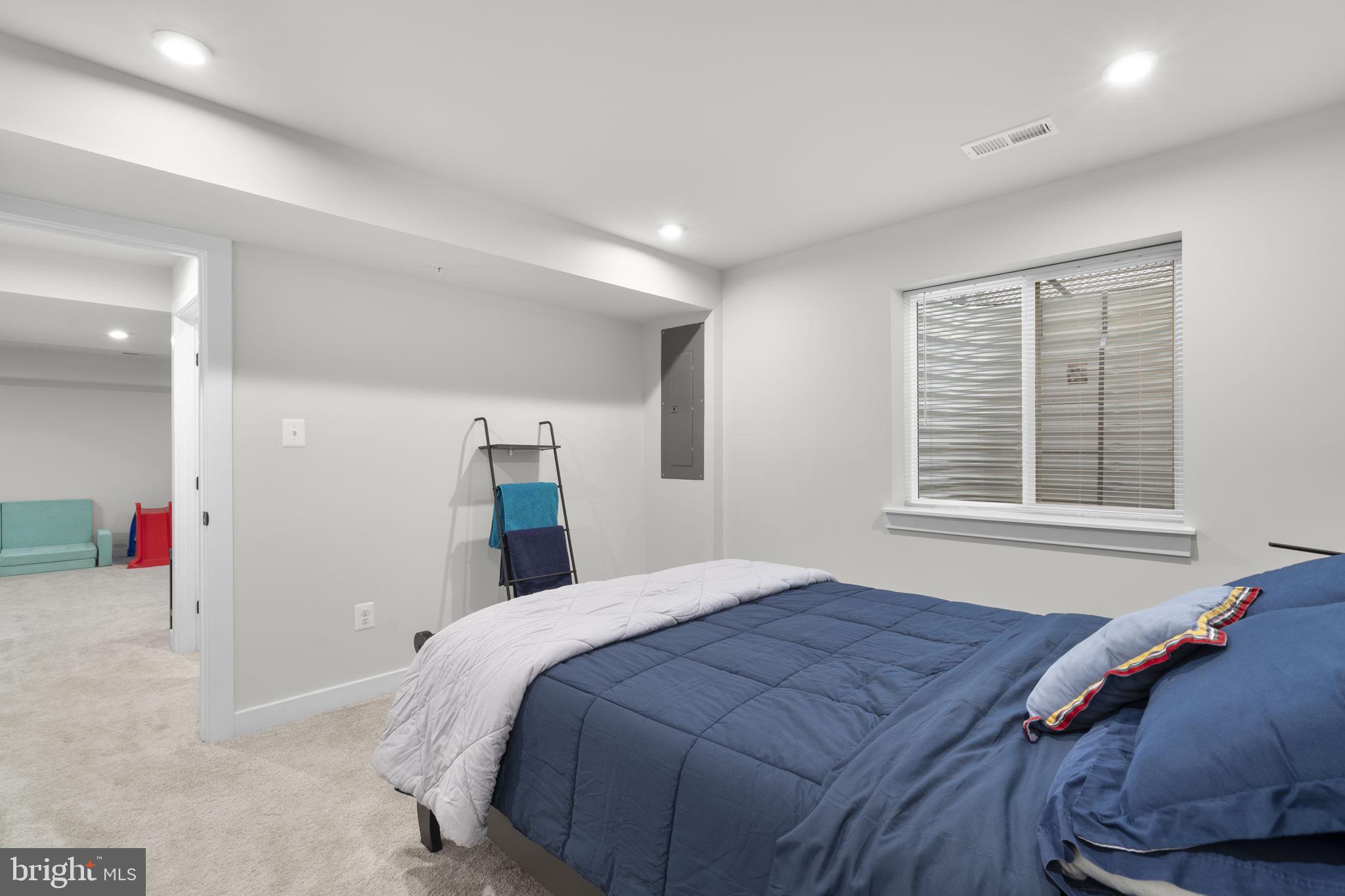 BELLE AIR TOWNHOMES - Residential
