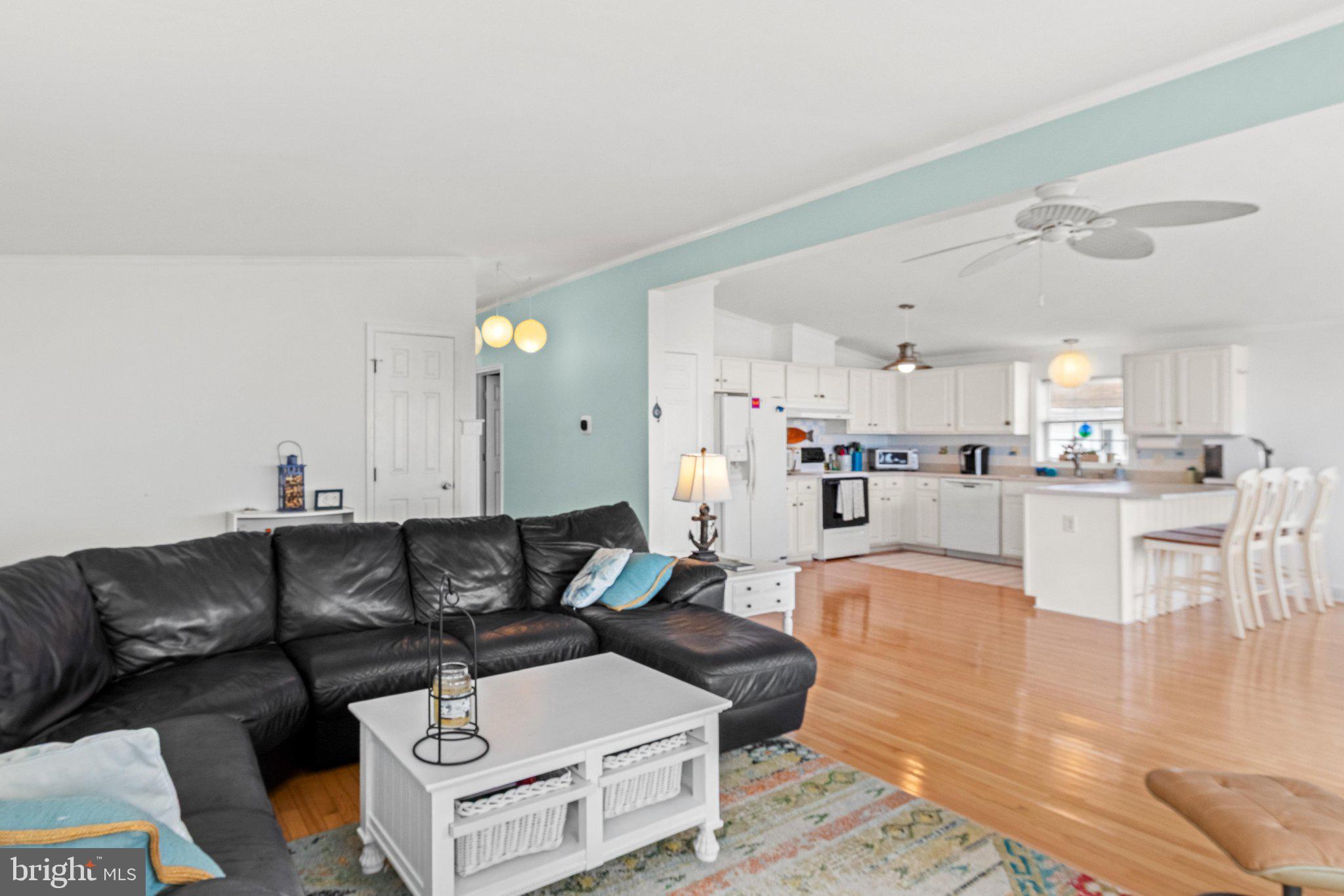 WHITE HOUSE BEACH - Residential