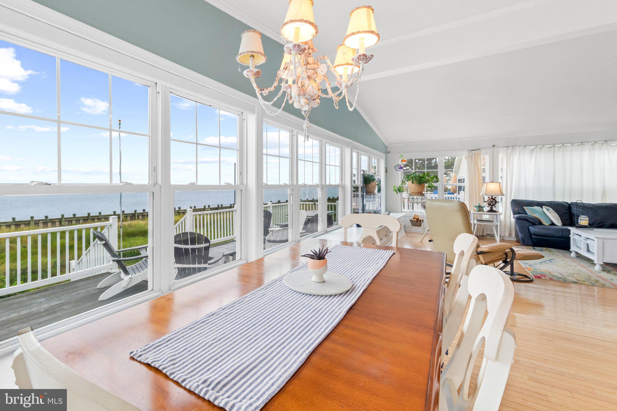WHITE HOUSE BEACH - Residential