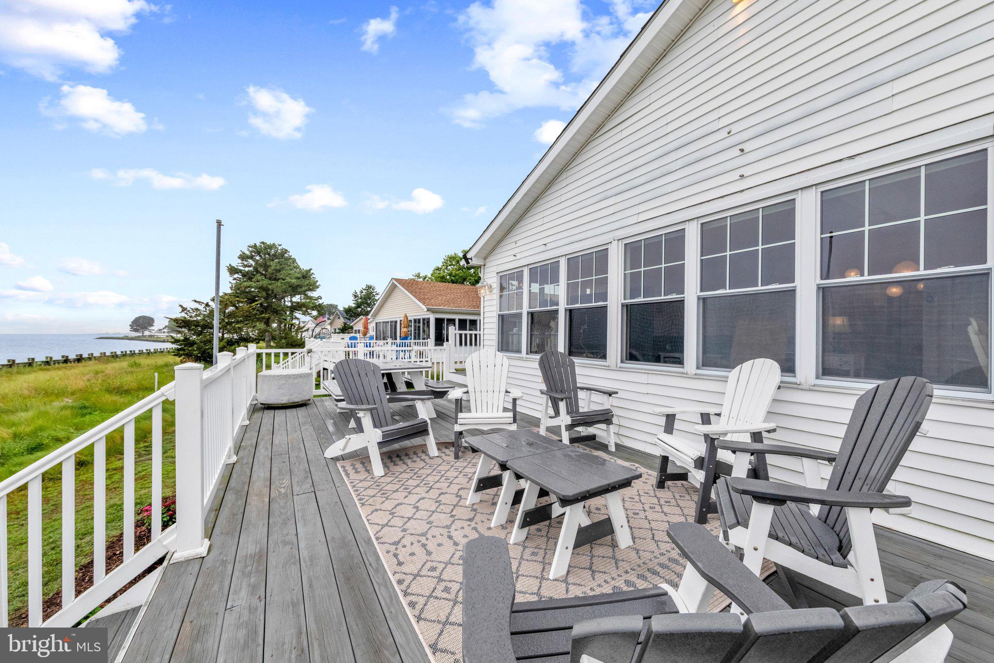WHITE HOUSE BEACH - Residential