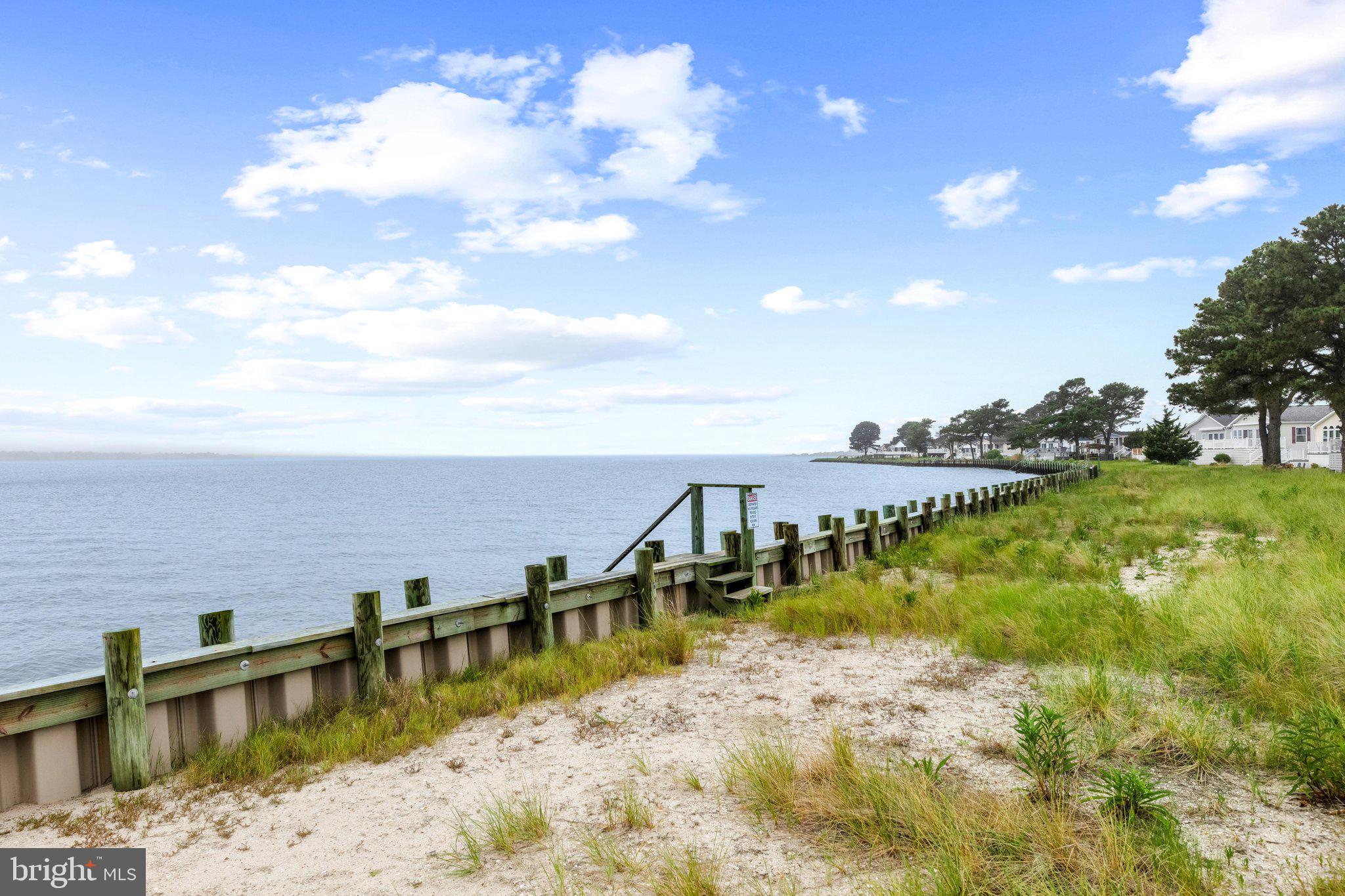 WHITE HOUSE BEACH - Residential