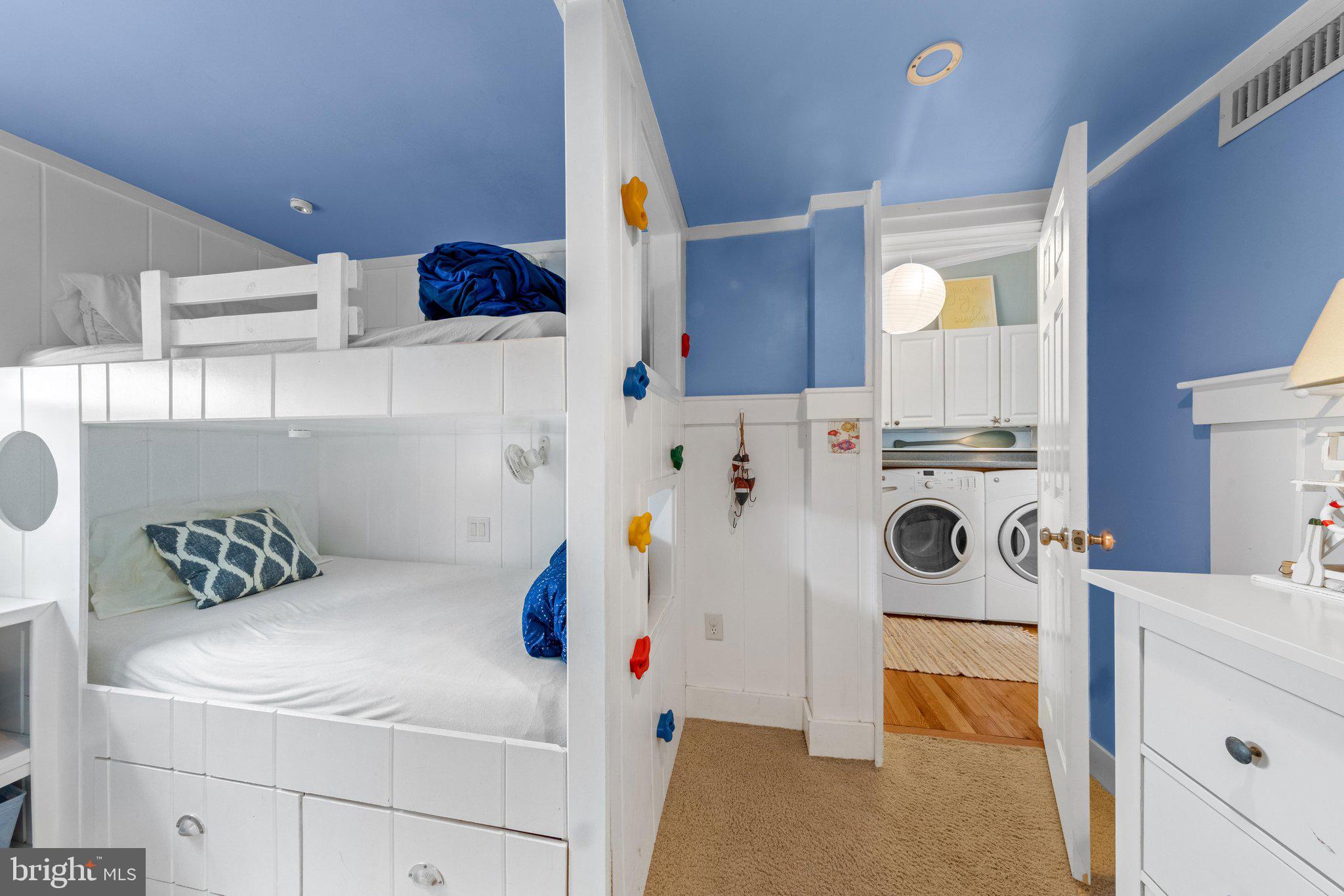 WHITE HOUSE BEACH - Residential