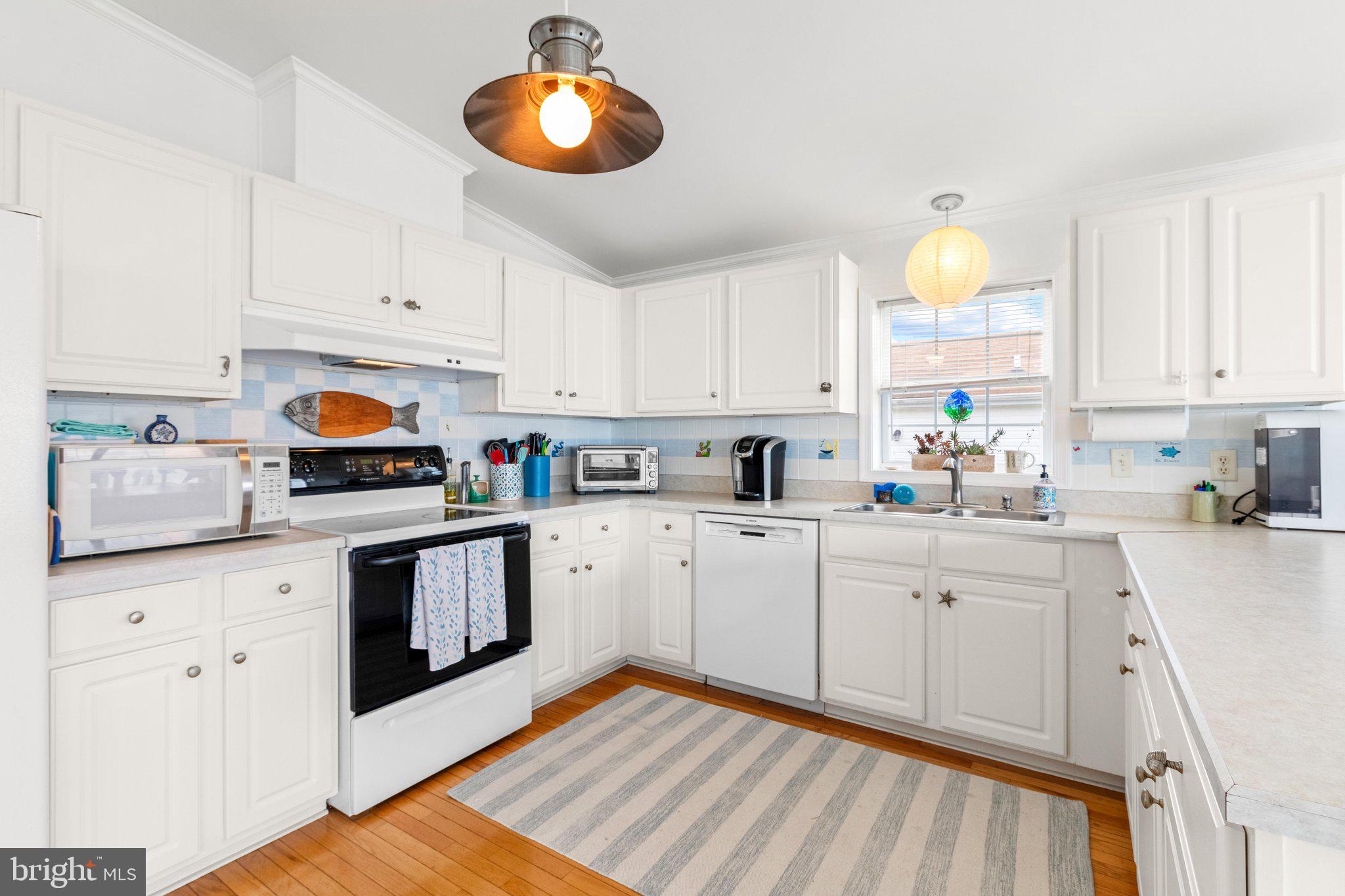WHITE HOUSE BEACH - Residential